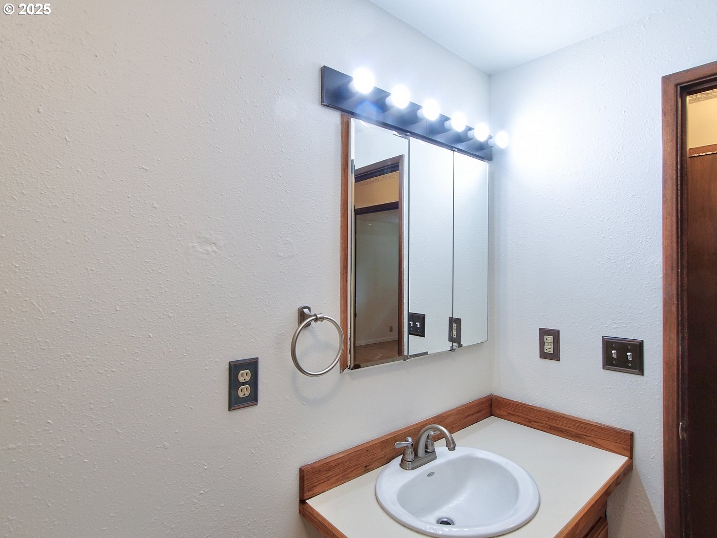 Lincolncity, Oregon, 97367, United States, 3 Bedrooms Bedrooms, ,2 BathroomsBathrooms,Residential,For Sale,1982417