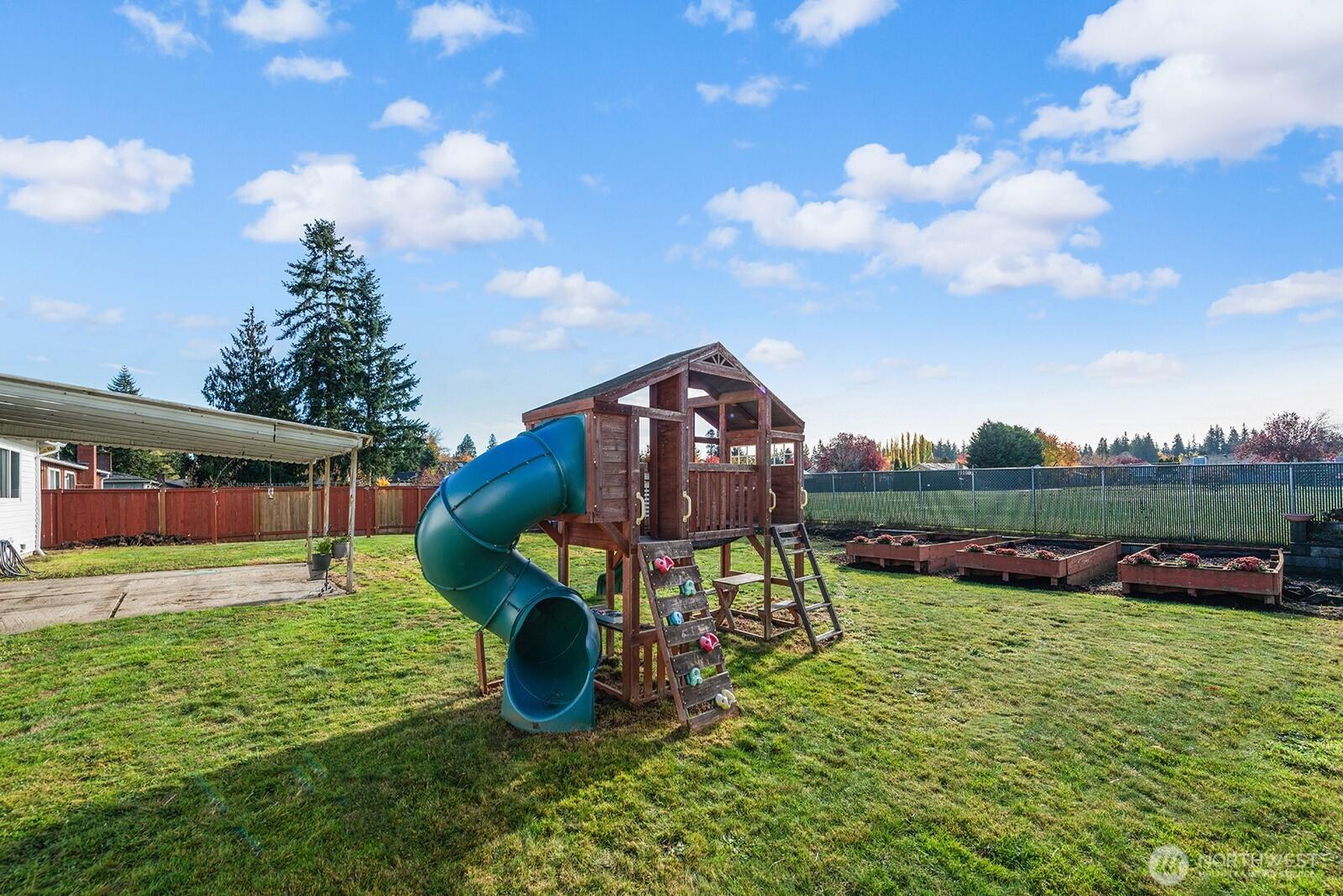 MARYSVILLE, Washington, 98271, United States, 3 Bedrooms Bedrooms, ,1 BathroomBathrooms,Residential,For Sale,1989139