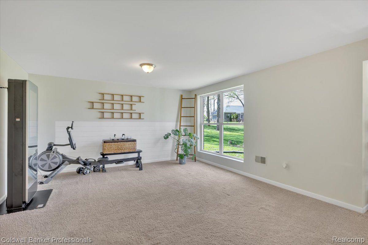 Oxford, Michigan, 48371, United States, 5 Bedrooms Bedrooms, ,4 BathroomsBathrooms,Residential,For Sale,1940303