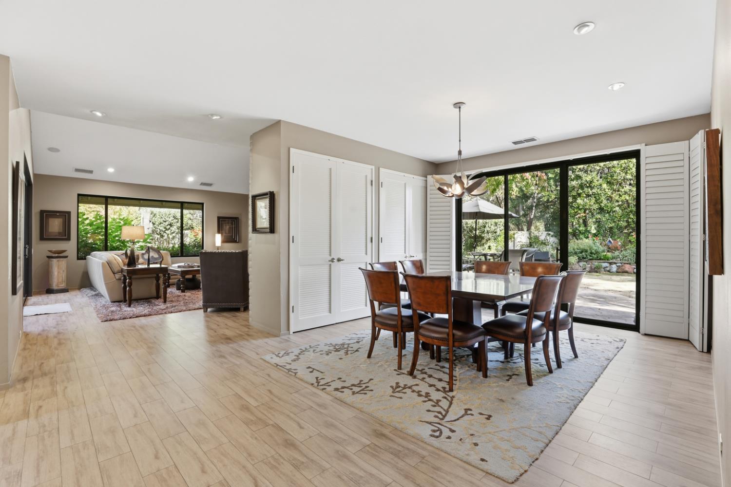 Gold River, California, 95670, United States, 4 Bedrooms Bedrooms, ,5 BathroomsBathrooms,Residential,For Sale,1987751