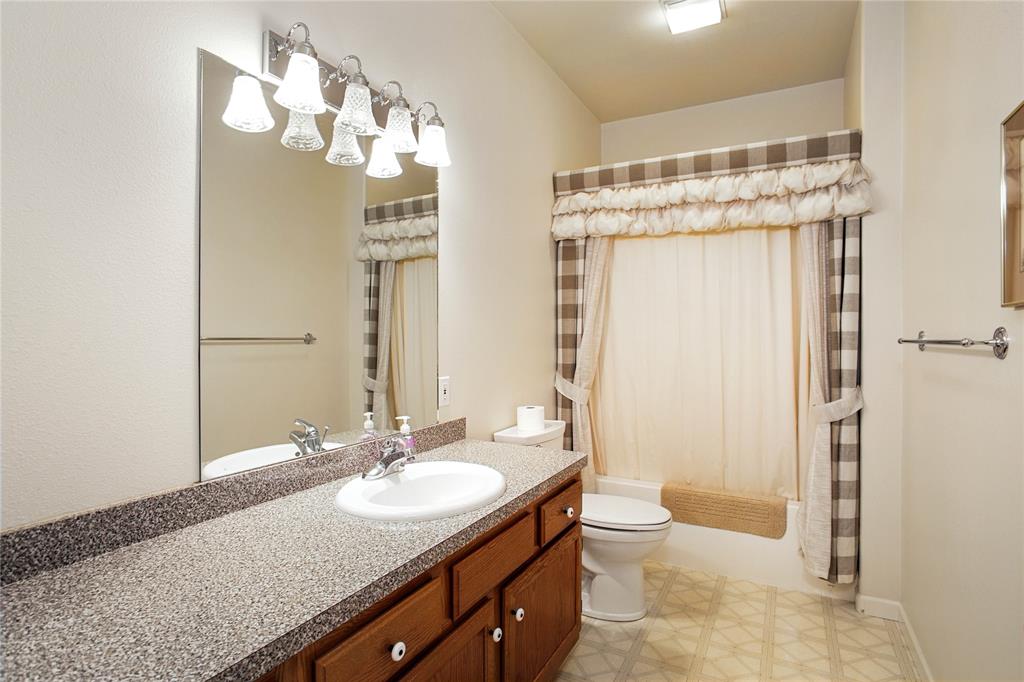 Polson, Montana, 59860, United States, 4 Bedrooms Bedrooms, ,4 BathroomsBathrooms,Residential,For Sale,1984394