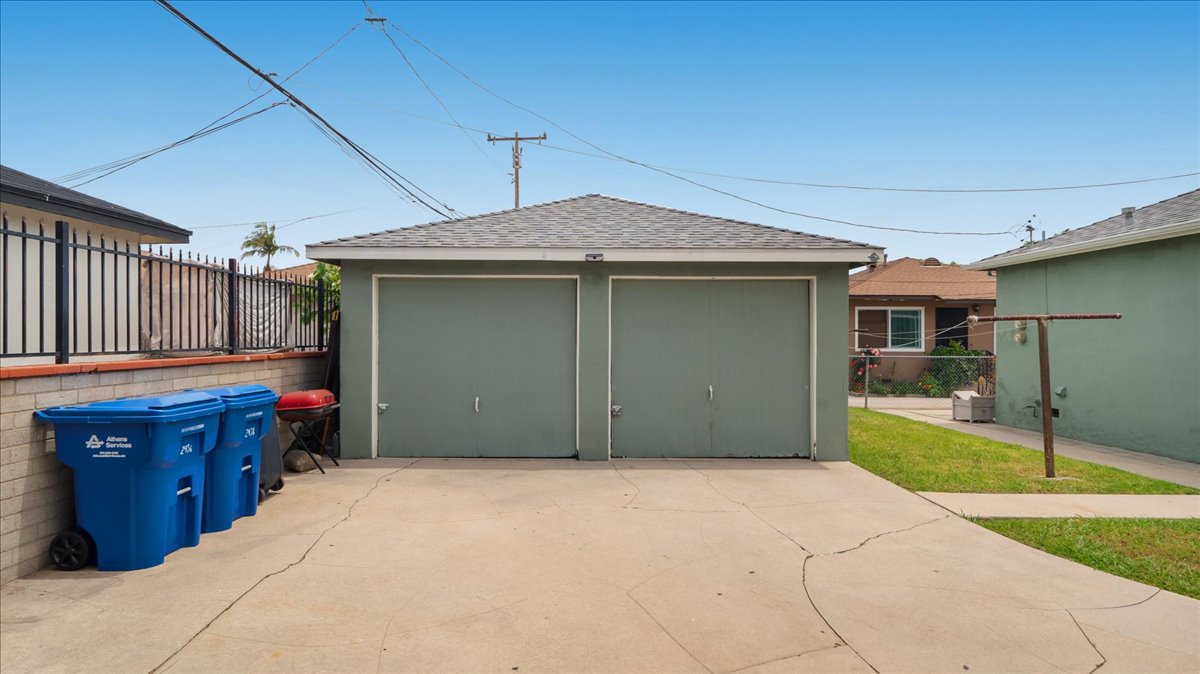 Montebello, California, 90640, United States, 2 Bedrooms Bedrooms, ,2 BathroomsBathrooms,Residential,For Sale,1930342
