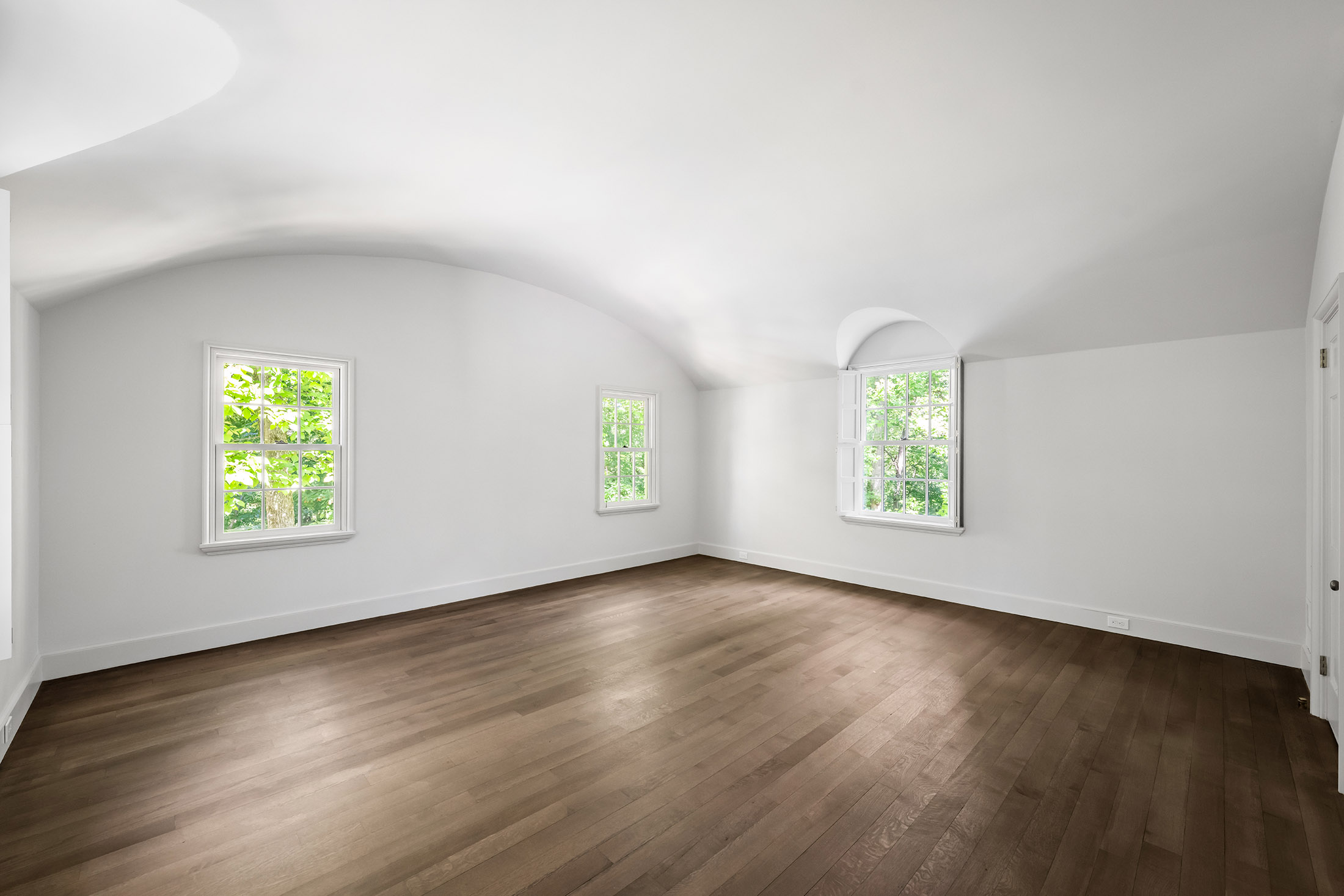  Timeless Architecture and Modern Livability Converge in Tuxedo Park Home - 物件實景