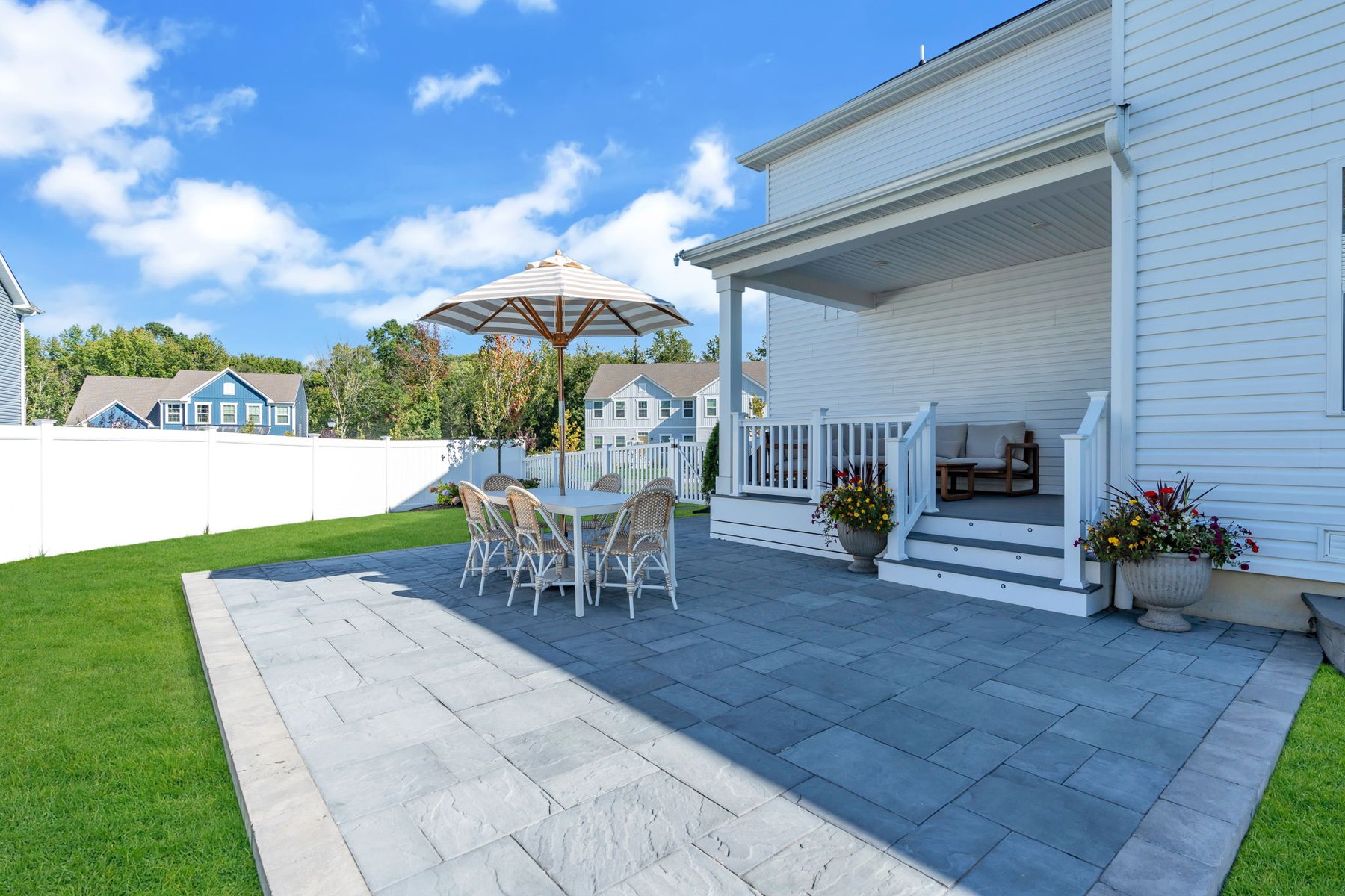  Newer Construction Home with Sophisticated Designer Upgrades - 物件實景