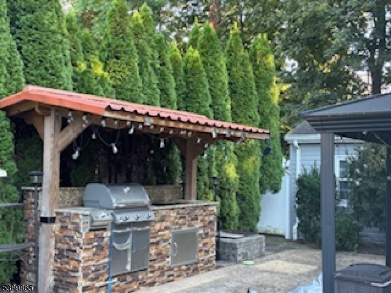 Kenilworth Boro, New Jersey, 07033, United States, 4 Bedrooms Bedrooms, ,3 BathroomsBathrooms,Residential,For Sale,1960760