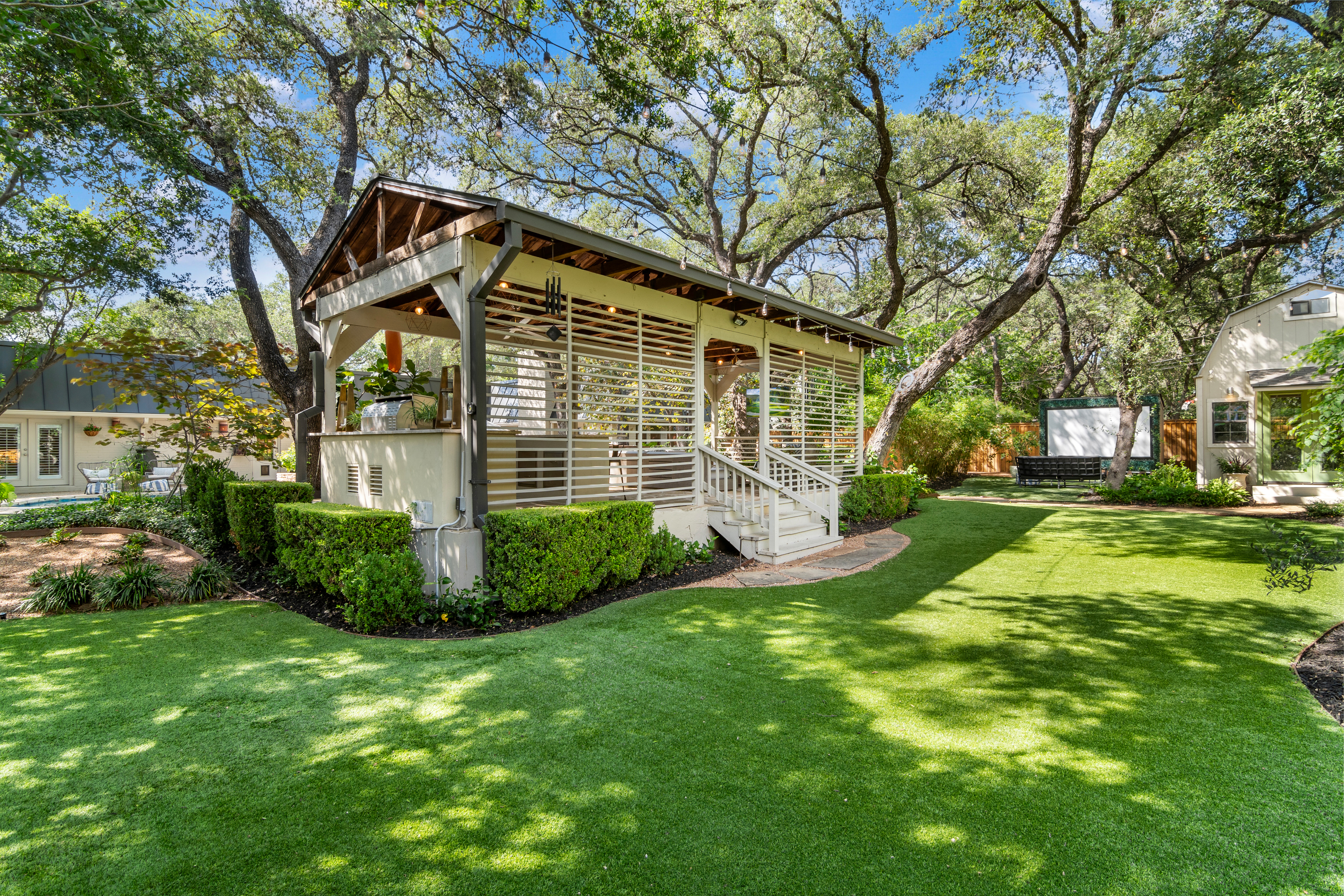  Private Oak-Shaded Estate in Castle Hills - 物件實景