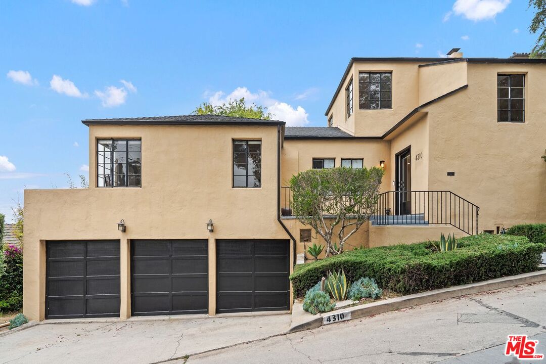Los Angeles, California, 90027, United States, 4 Bedrooms Bedrooms, ,4 BathroomsBathrooms,Residential,For Sale,1898914
