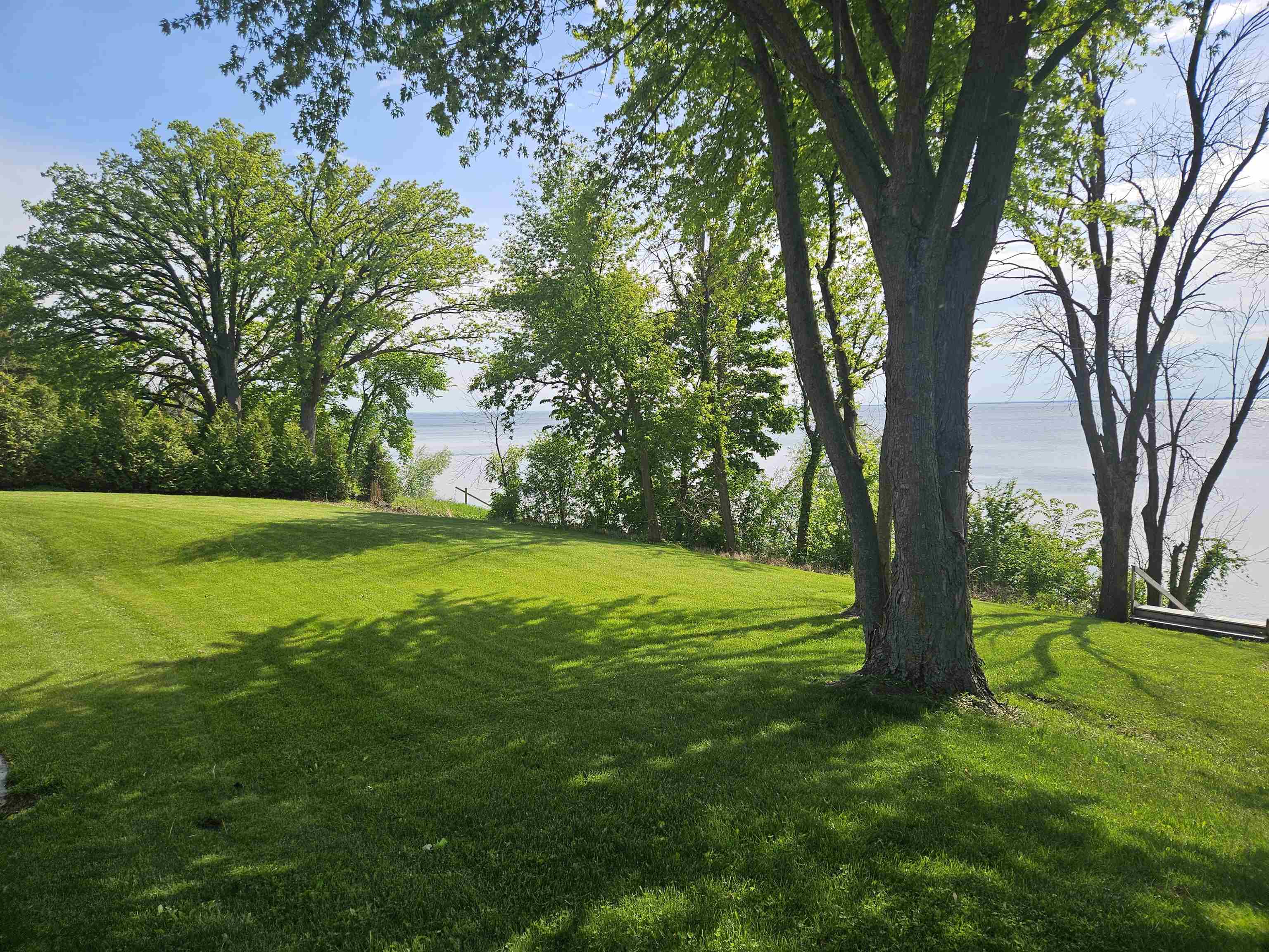 CHILTON, Wisconsin, 53014, United States, 5 Bedrooms Bedrooms, ,6 BathroomsBathrooms,Residential,For Sale,1927210