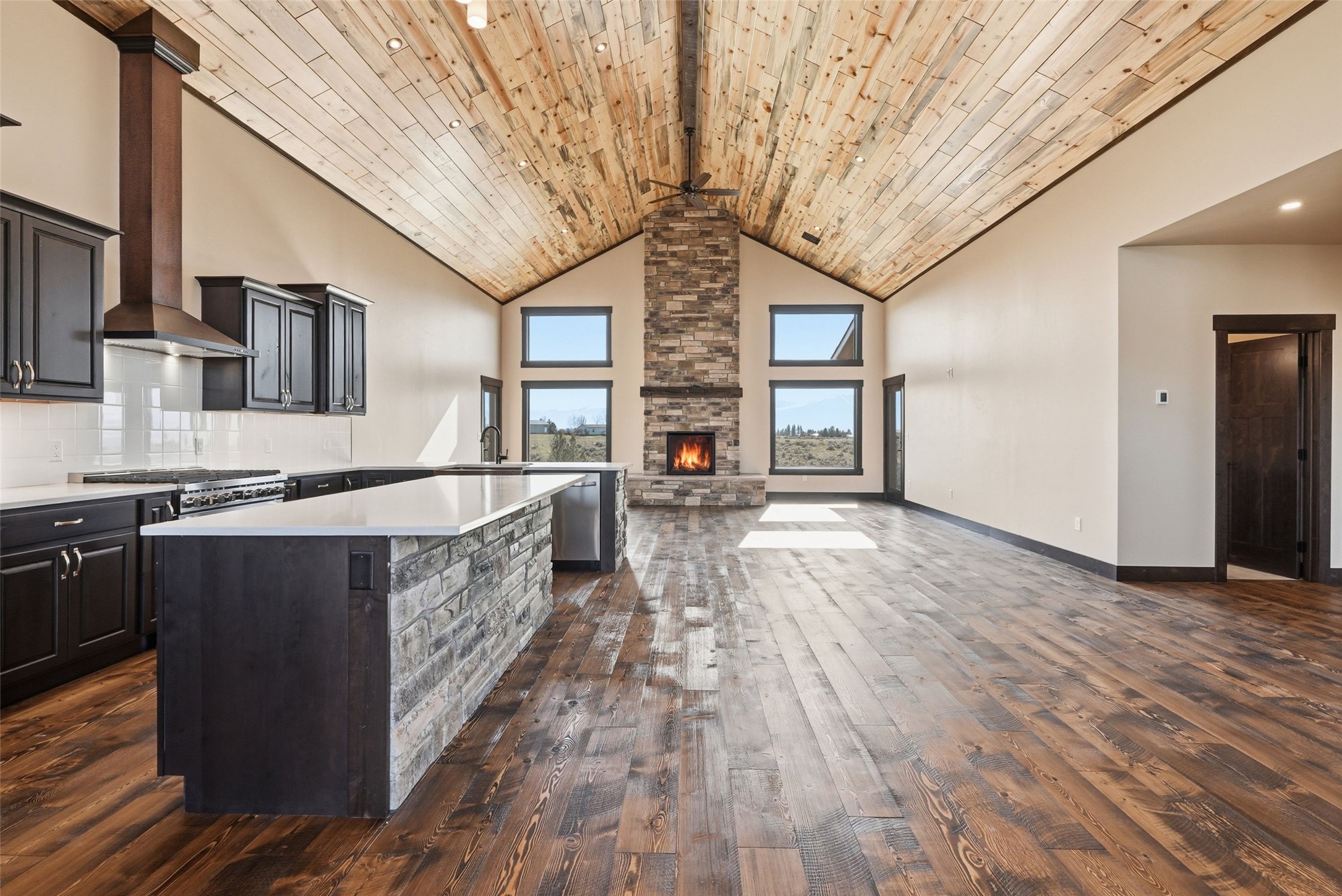  475 Ashleigh Lane - 物件實景