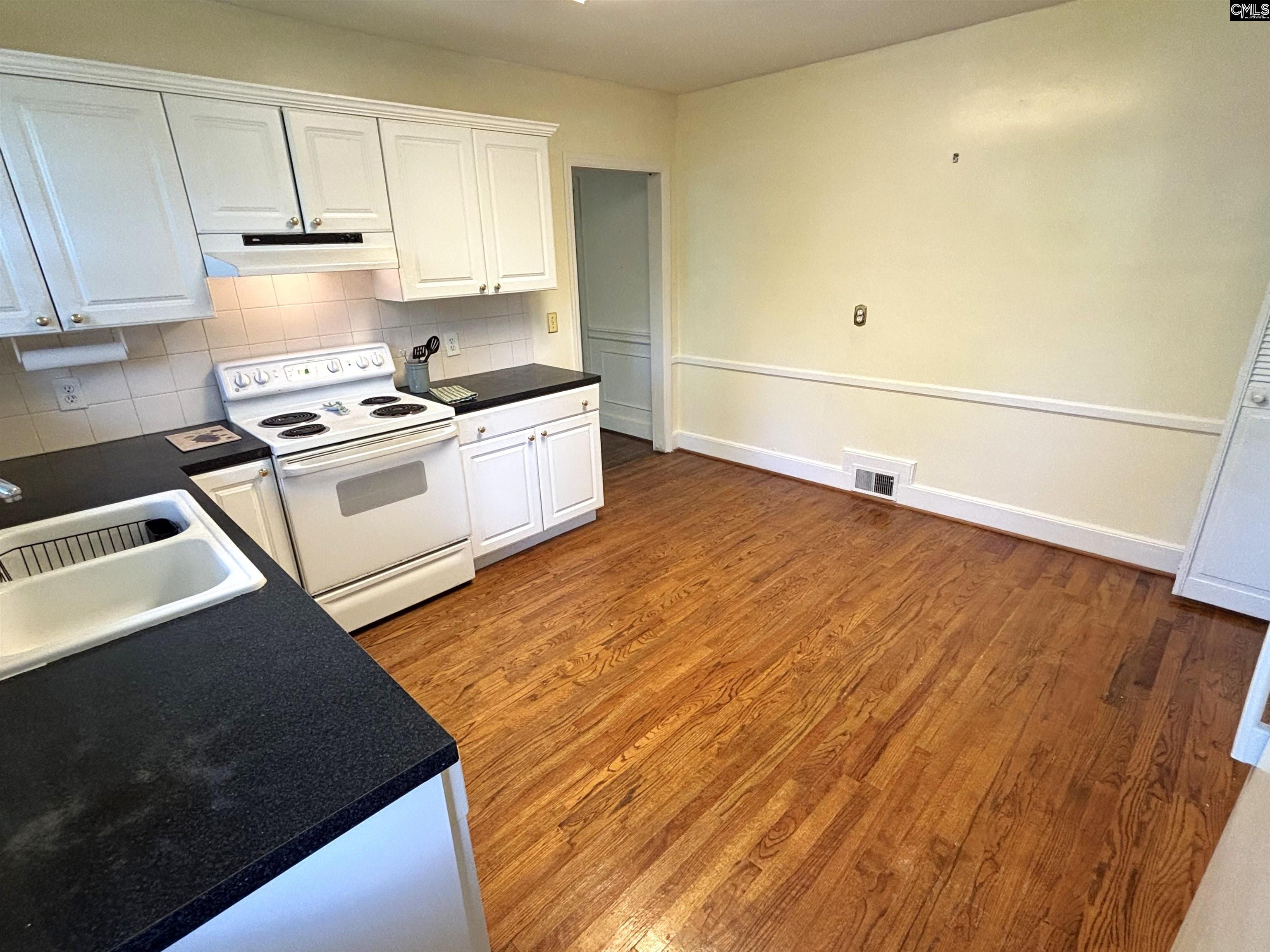 Columbia, South Carolina, 29204, United States, 3 Bedrooms Bedrooms, ,2 BathroomsBathrooms,Residential,For Sale,1901006