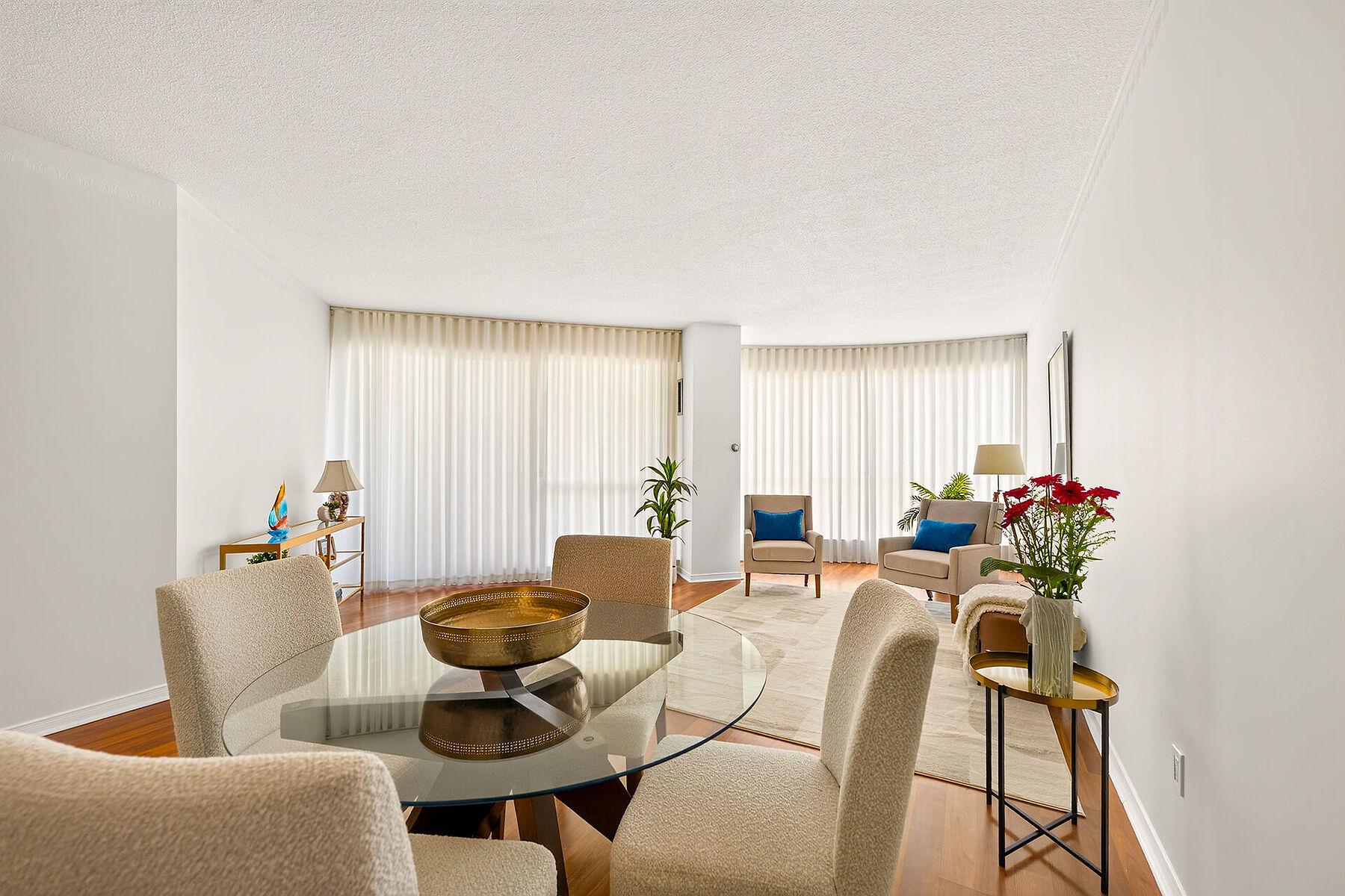  Desirable Waterfront Condo - 物件實景
