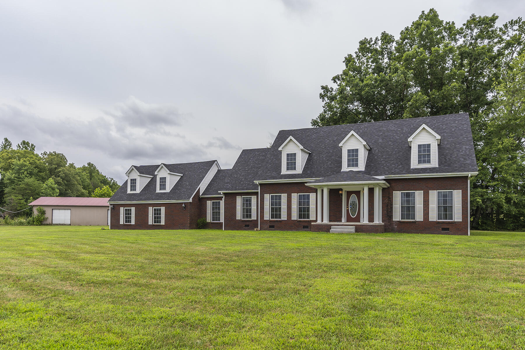 Jeffersonville, Kentucky, 40337, United States, 5 Bedrooms Bedrooms, ,4 BathroomsBathrooms,Residential,For Sale,1989610