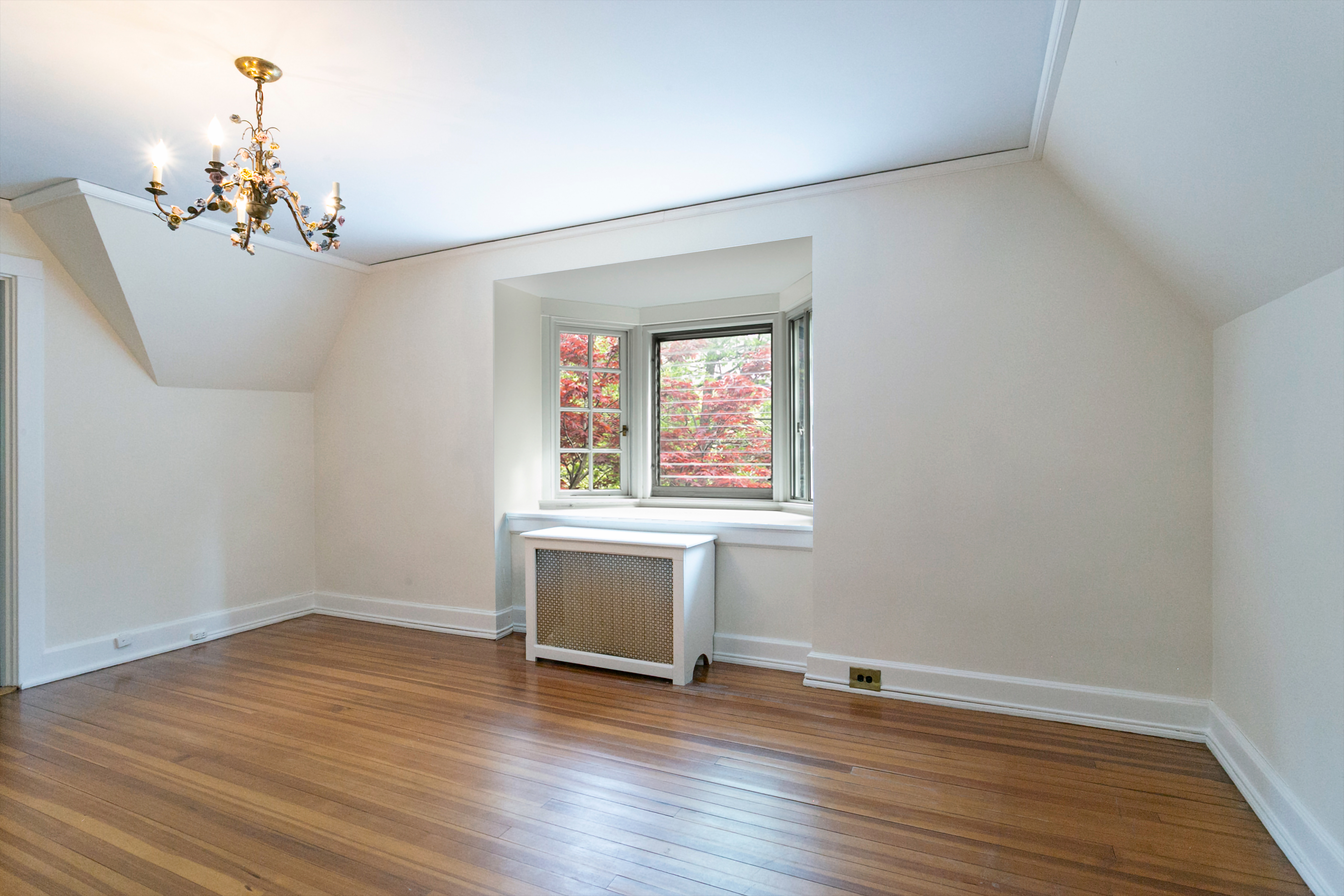  “FOREST HILLS GARDENS FIELDSTONE TOWNHOUSE” - 物件實景