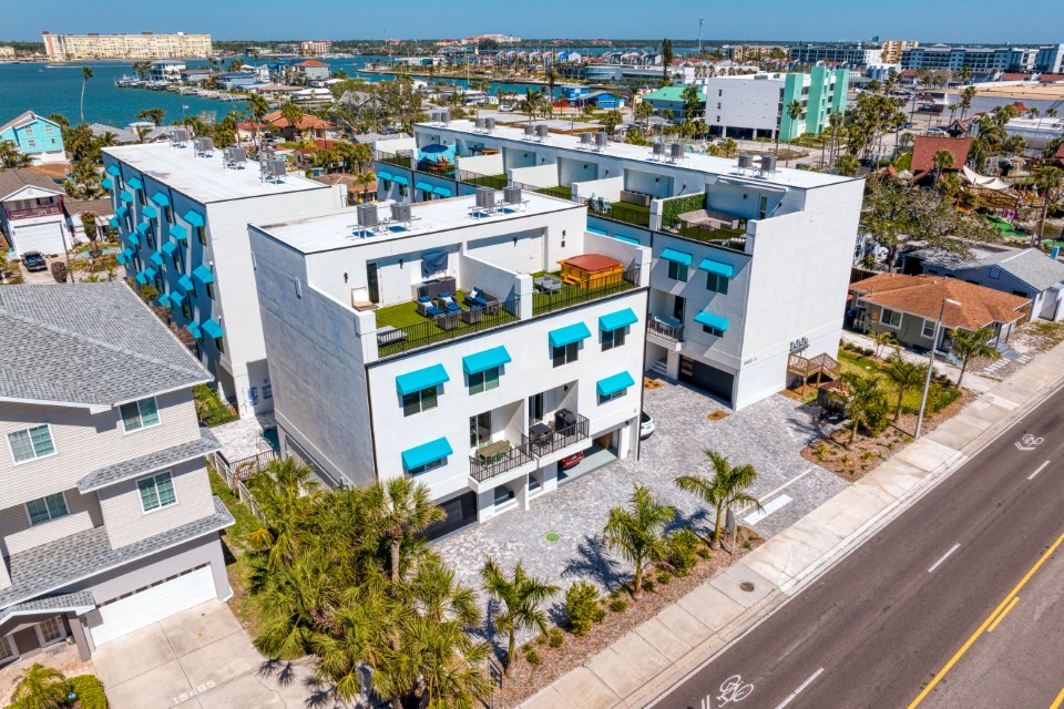 Madeira Beach, Florida, 33708, United States, 5 Bedrooms Bedrooms, ,4 BathroomsBathrooms,Residential,For Sale,1810583