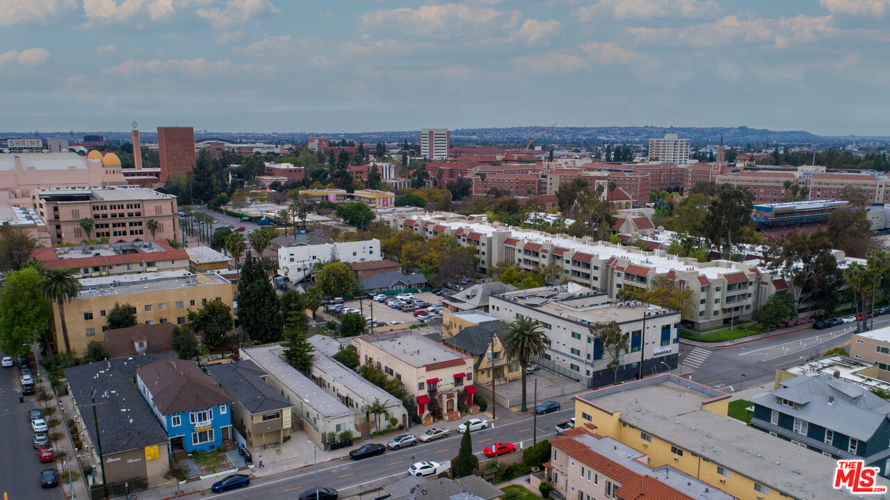 Los Angeles, California, 90007, United States, 15 Bedrooms Bedrooms, ,Residential,For Sale,1971327