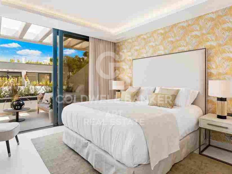 Marbella, Andalusia, ES, 5 Bedrooms Bedrooms, ,4 BathroomsBathrooms,Residential,For Sale,1795134