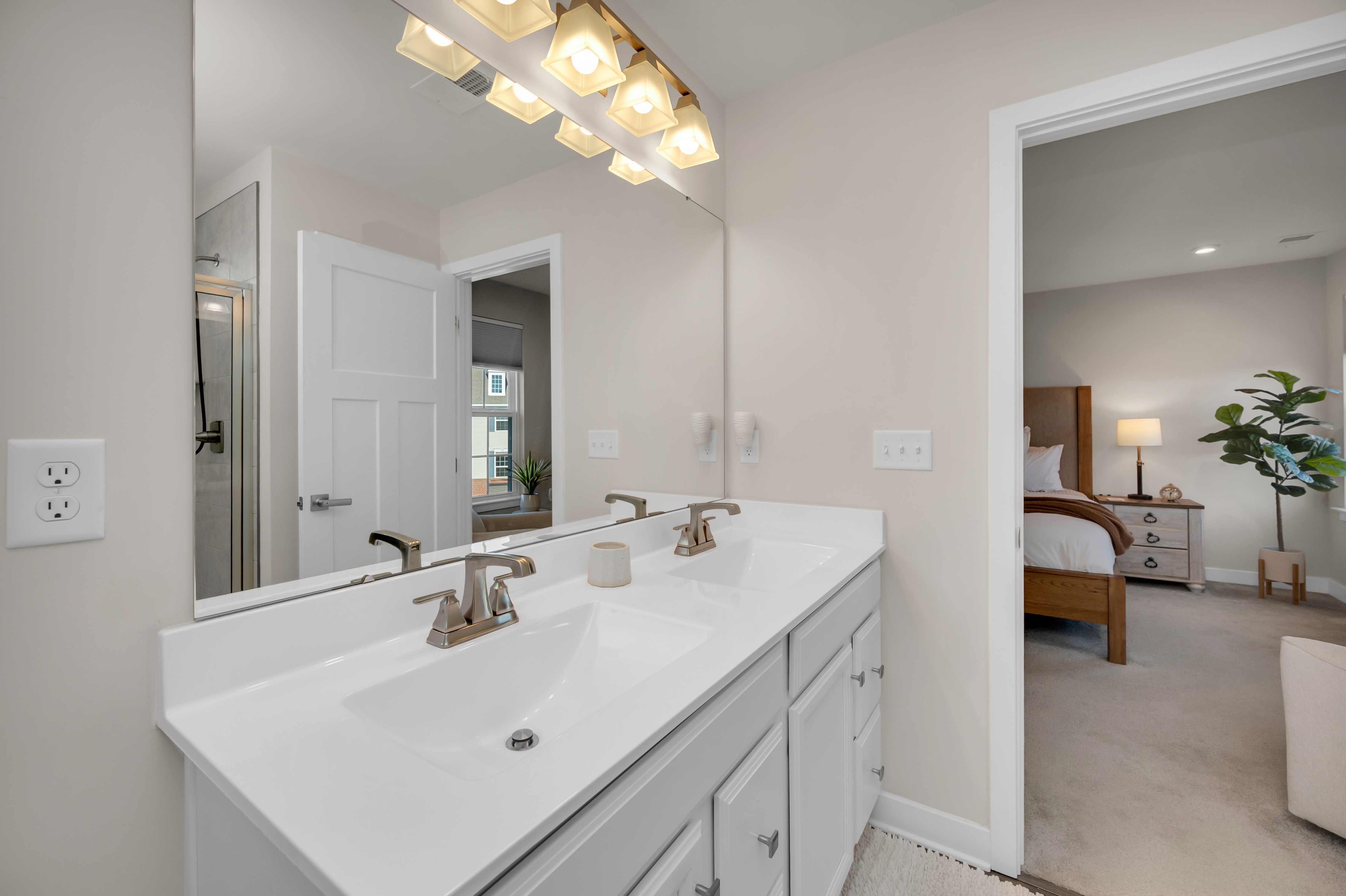  3-Bedroom, 2 full & 2 ½-Bath Townhome at Anchors @Glassworks - 物件實景