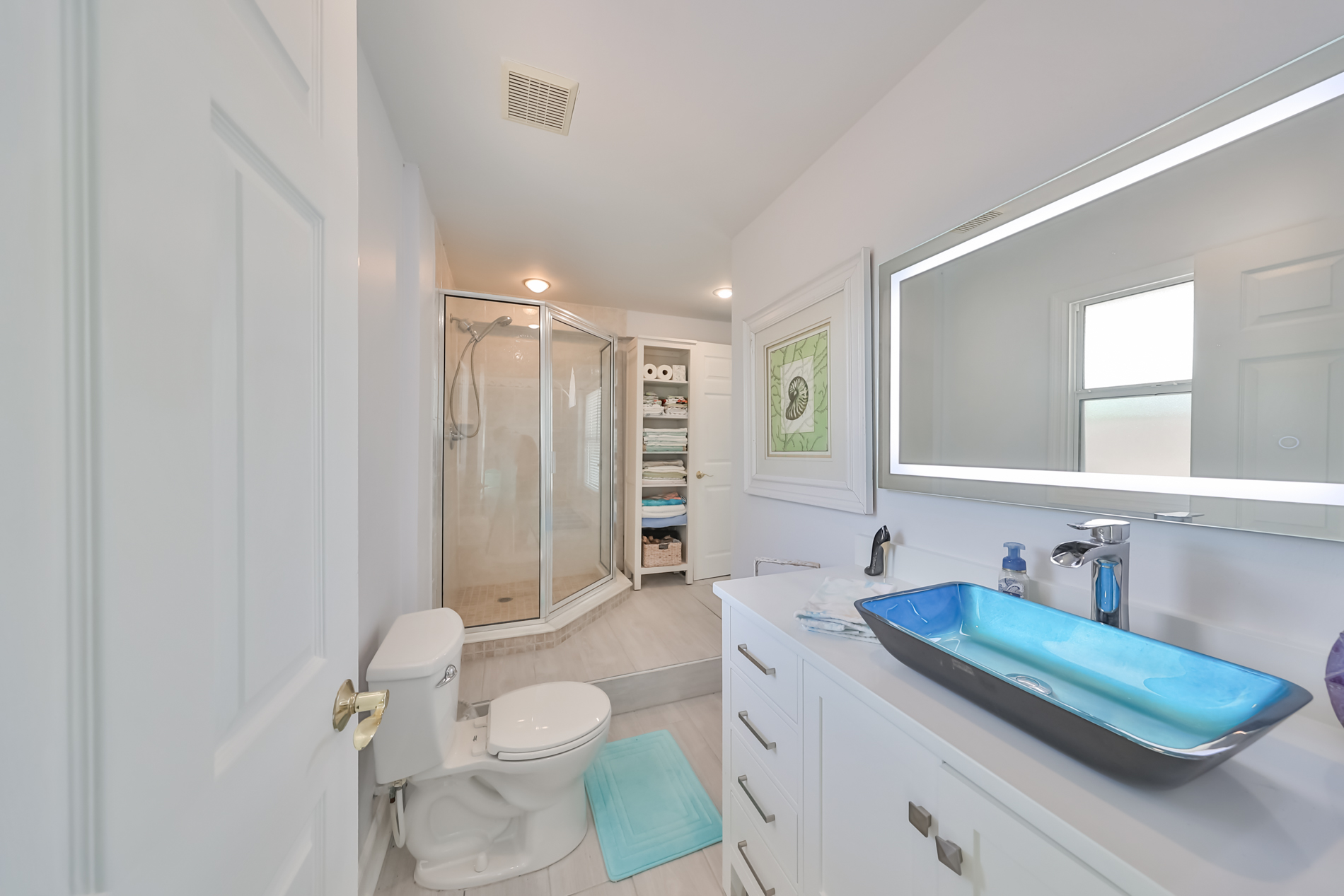 Madeira Beach, Florida, 33708, United States, 2 Bedrooms Bedrooms, ,2 BathroomsBathrooms,Residential,For Sale,1977709