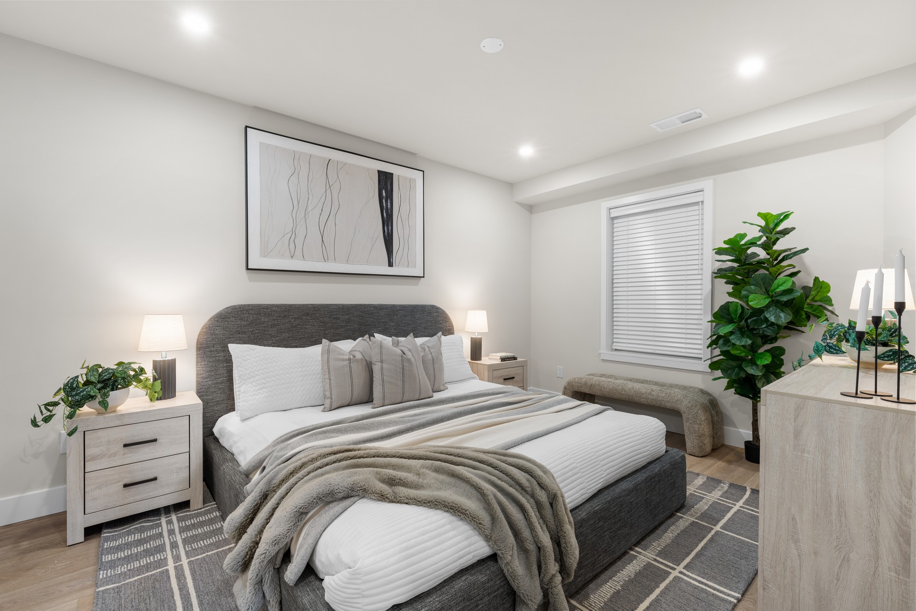  323 E Oak Avenue #101 - 物件實景