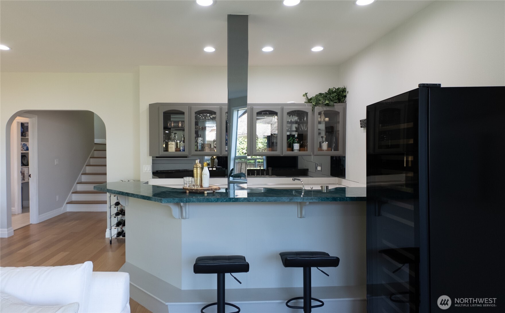 Everett, Washington, 98203, United States, 4 Bedrooms Bedrooms, ,4 BathroomsBathrooms,Residential,For Sale,1841761