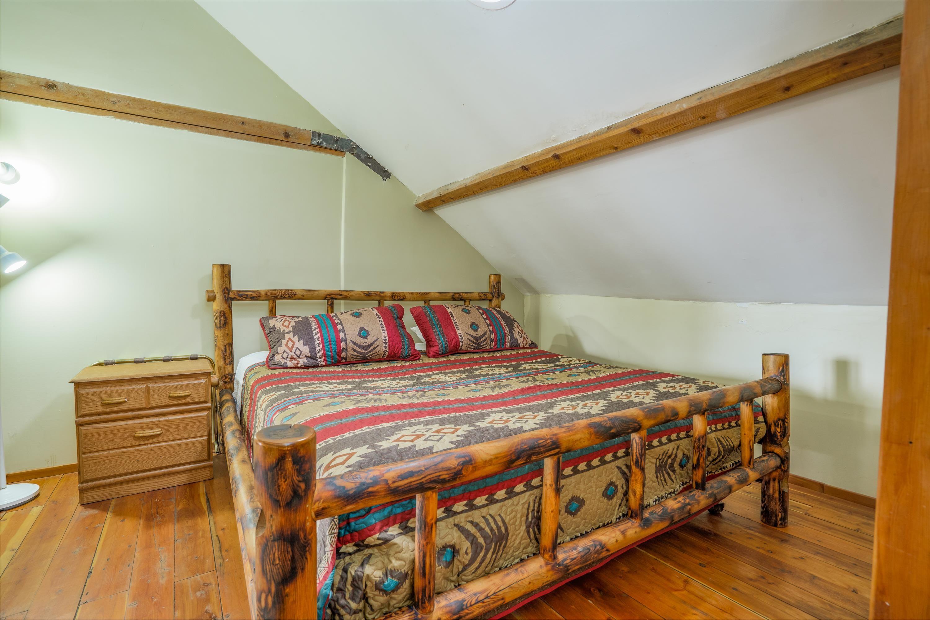 Tres Piedras, New Mexico, 87577, United States, 4 Bedrooms Bedrooms, ,7 BathroomsBathrooms,Residential,For Sale,1849608