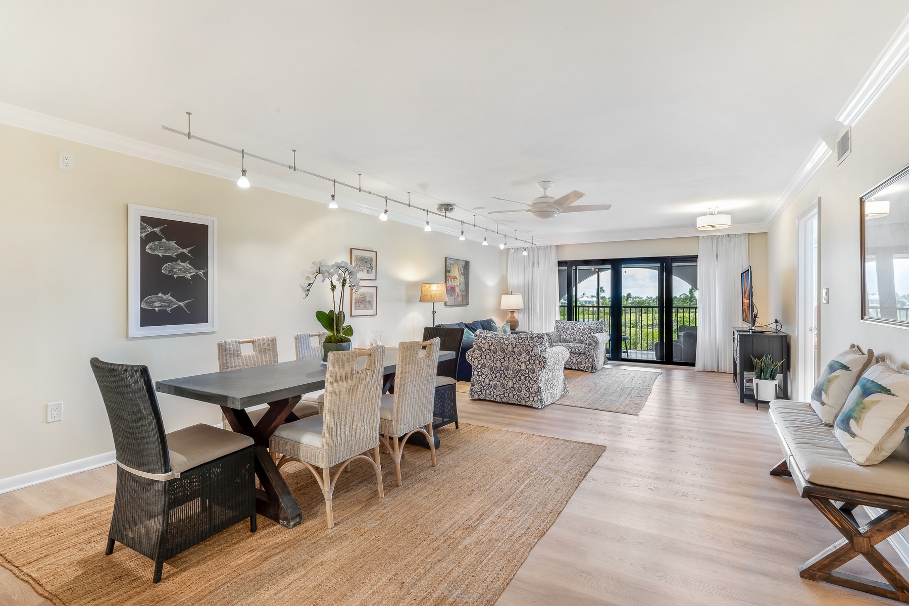  950 Palm Avenue Unit #304 - 物件實景