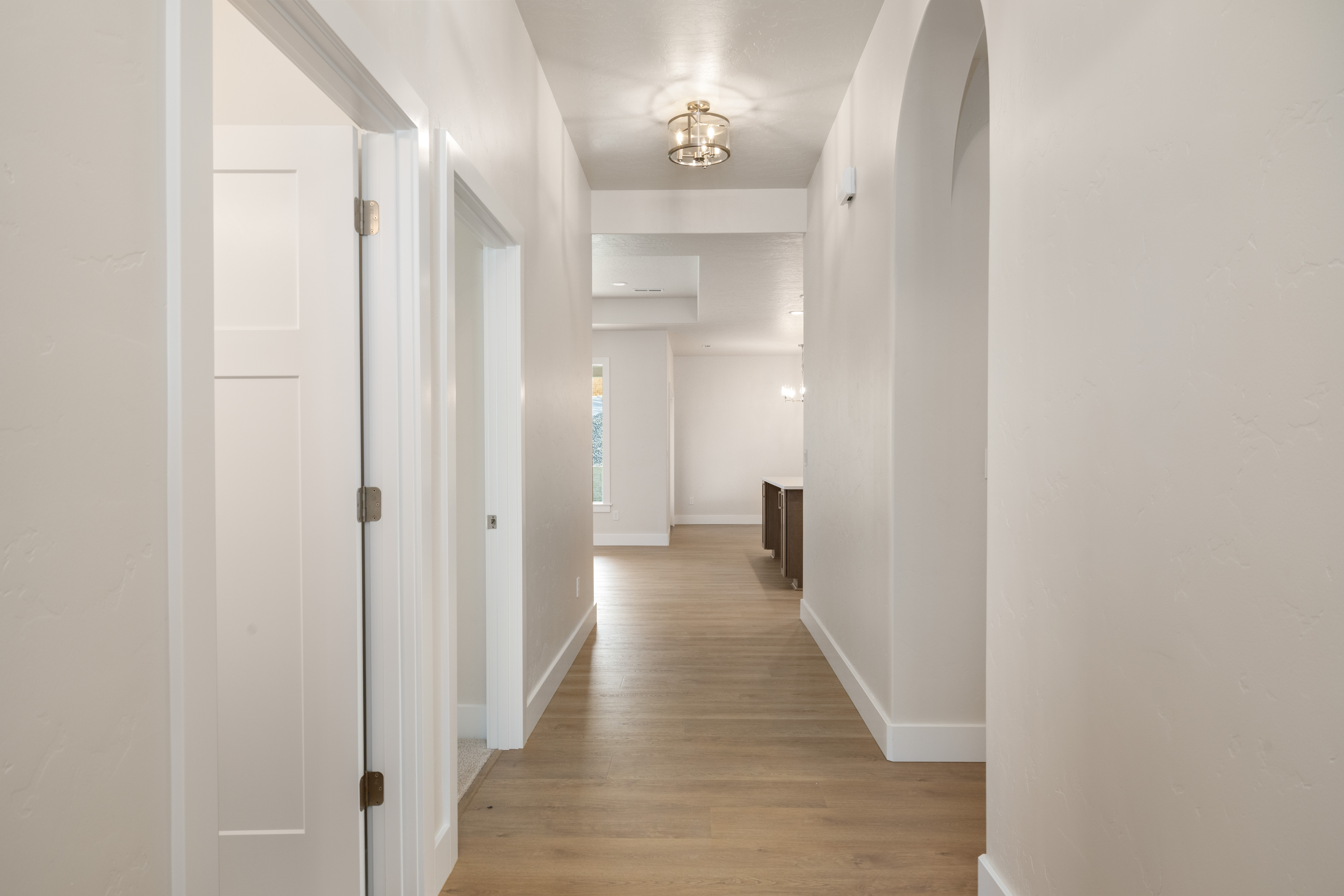 Apple Valley Gem with4 Beds and Custom Finishes - 物件實景