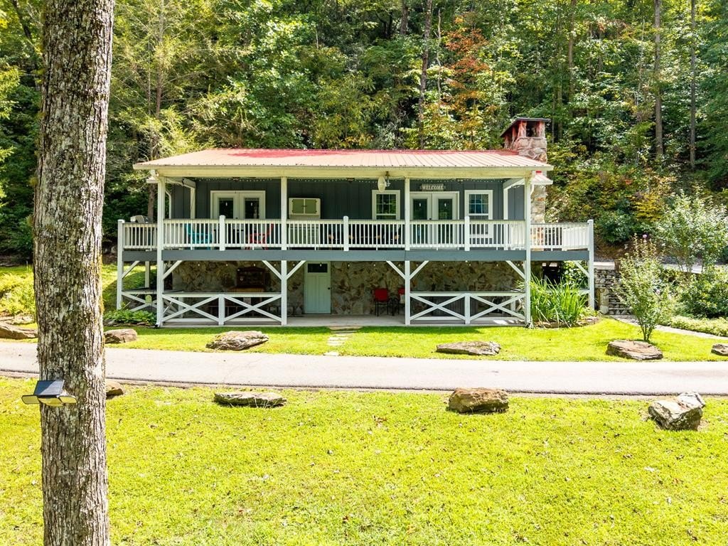 Murphy, North Carolina, 28906, United States, 2 Bedrooms Bedrooms, ,2 BathroomsBathrooms,Residential,For Sale,1976149