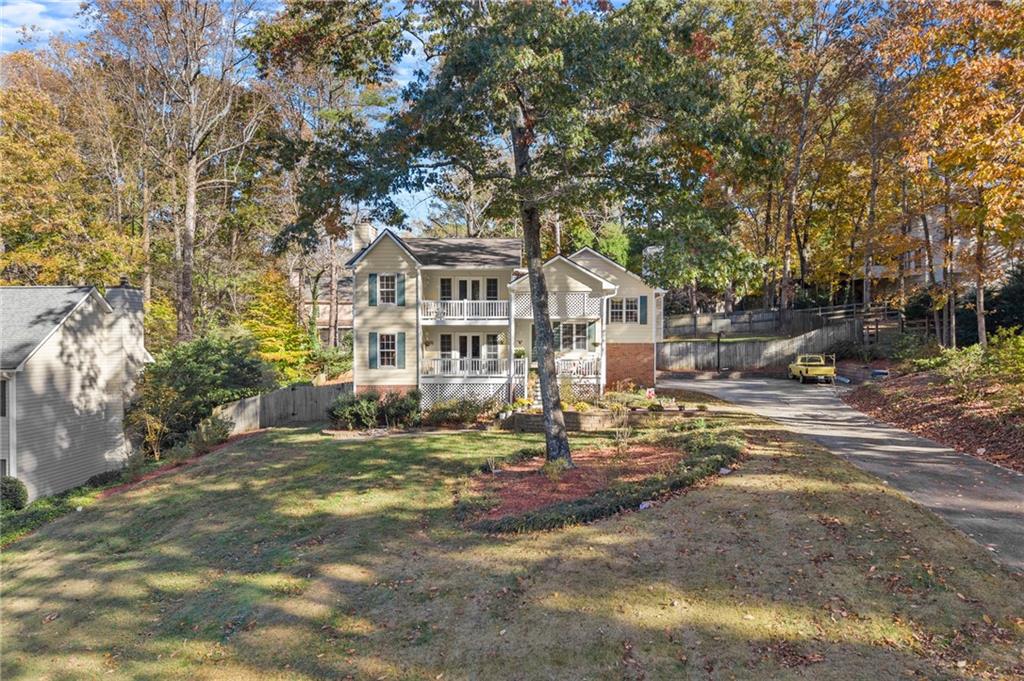 Roswell, Georgia, 30075, United States, 5 Bedrooms Bedrooms, ,4 BathroomsBathrooms,Residential,For Sale,1990755