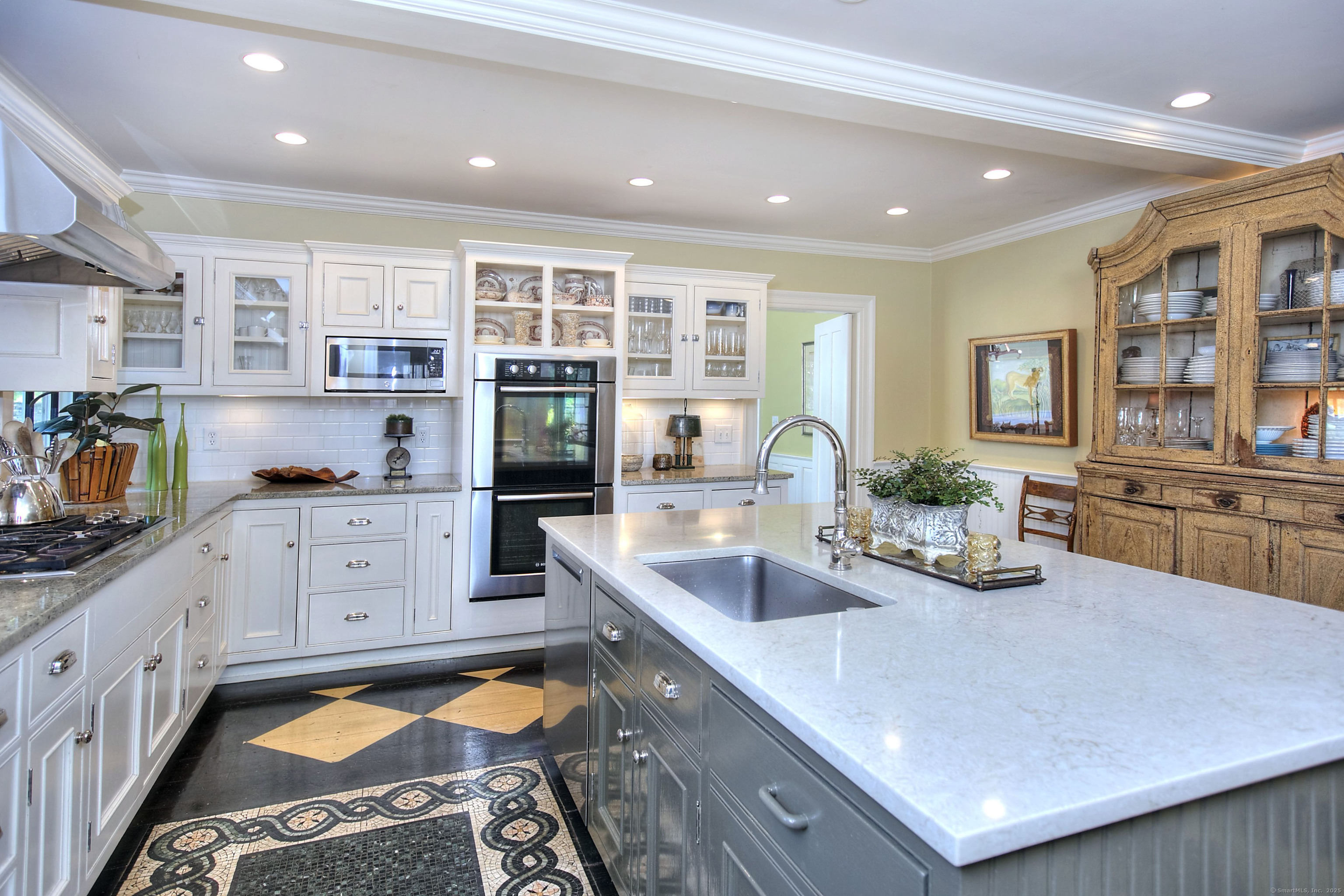 Fairfield, Connecticut, 06824, United States, 5 Bedrooms Bedrooms, ,5 BathroomsBathrooms,Residential,For Sale,1942139