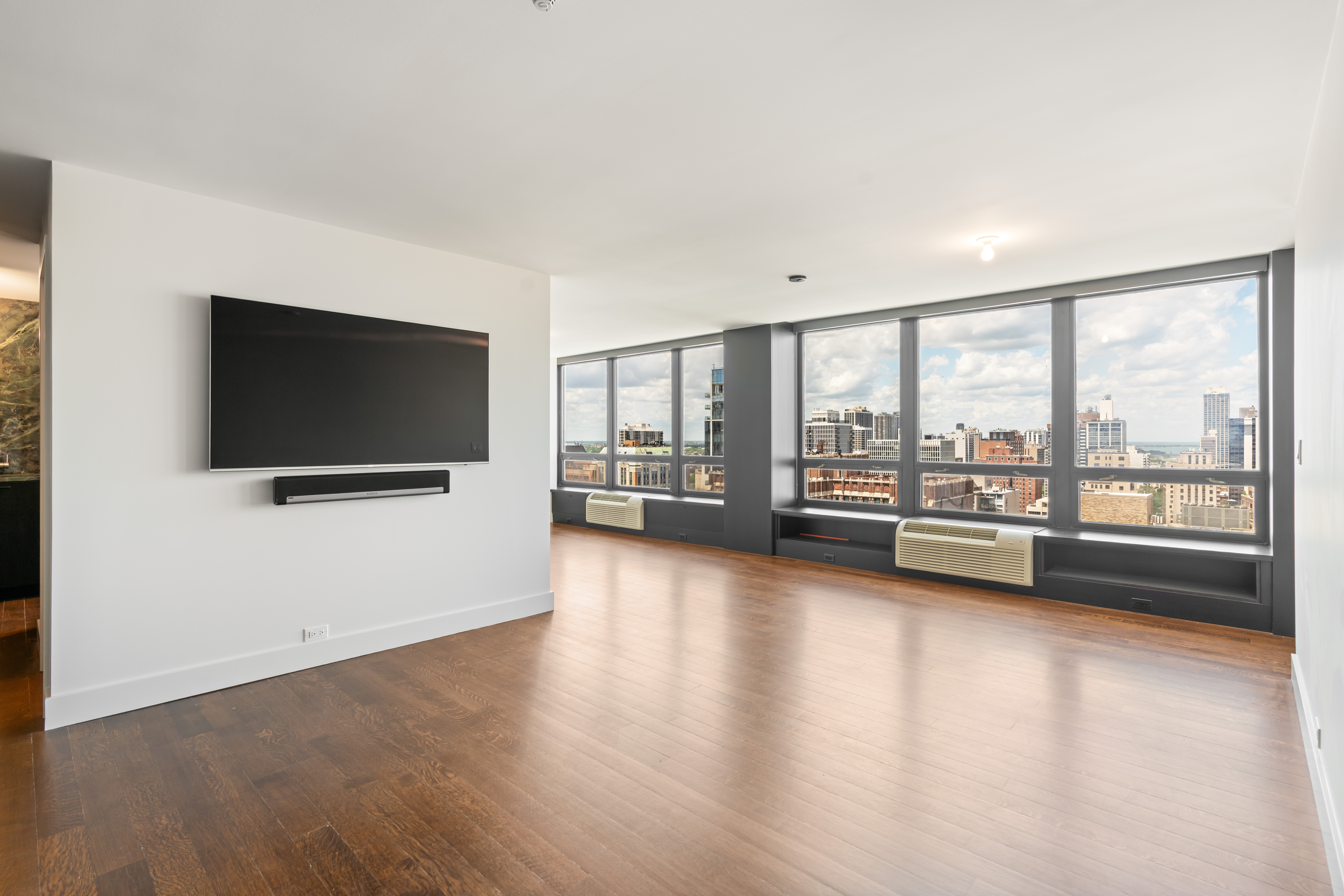  Fully Renovated Condo in the Gold Coast - 物件實景