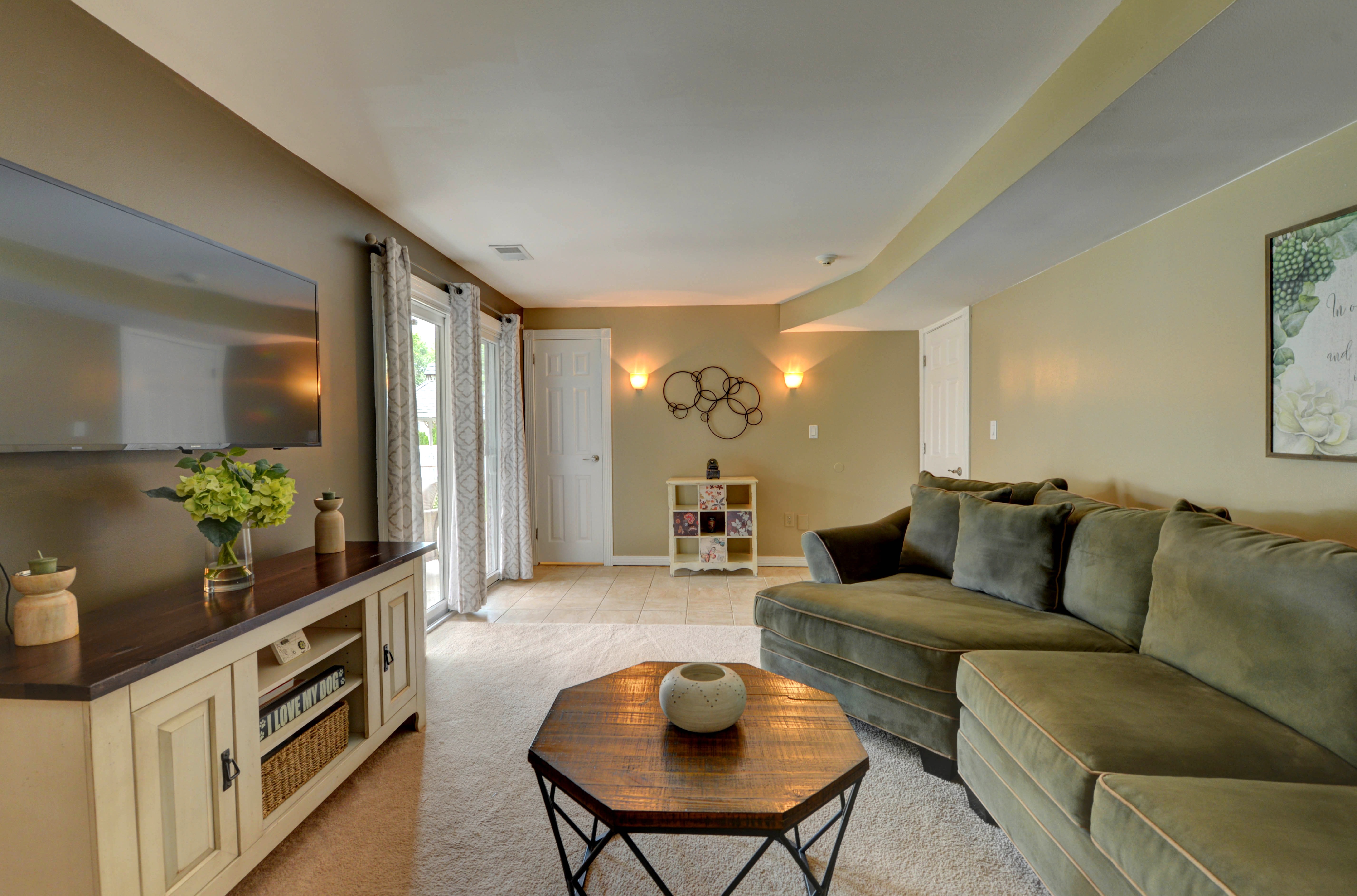 Pequannock, New Jersey, 07440, United States, 3 Bedrooms Bedrooms, ,3 BathroomsBathrooms,Residential,For Sale,1944939