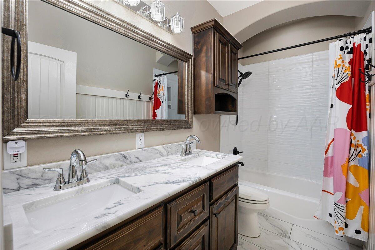 Amarillo, Texas, 79119, United States, 5 Bedrooms Bedrooms, ,3 BathroomsBathrooms,Residential,For Sale,1998513