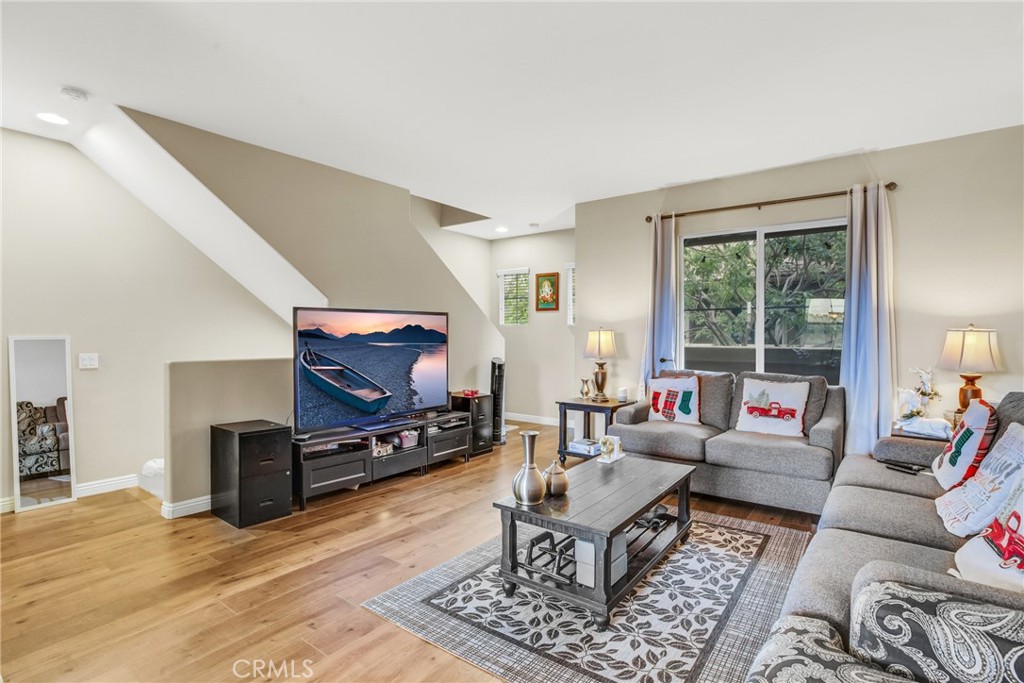 Lakewood, California, 90715, United States, 3 Bedrooms Bedrooms, ,4 BathroomsBathrooms,Residential,For Sale,1860565