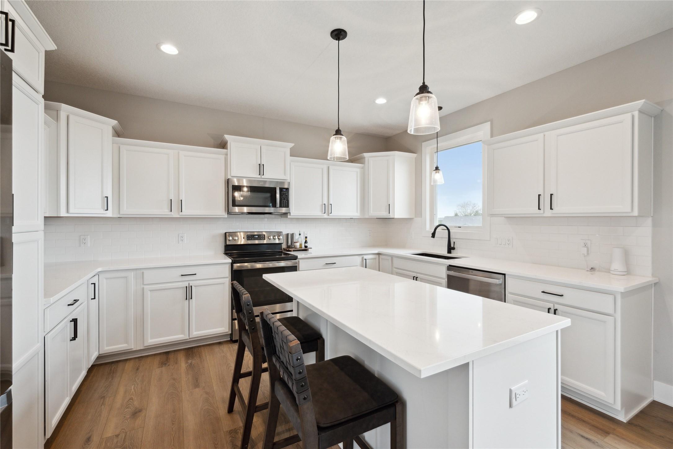 Waukee, Iowa, 50263, United States, 4 Bedrooms Bedrooms, ,3 BathroomsBathrooms,Residential,For Sale,1879799