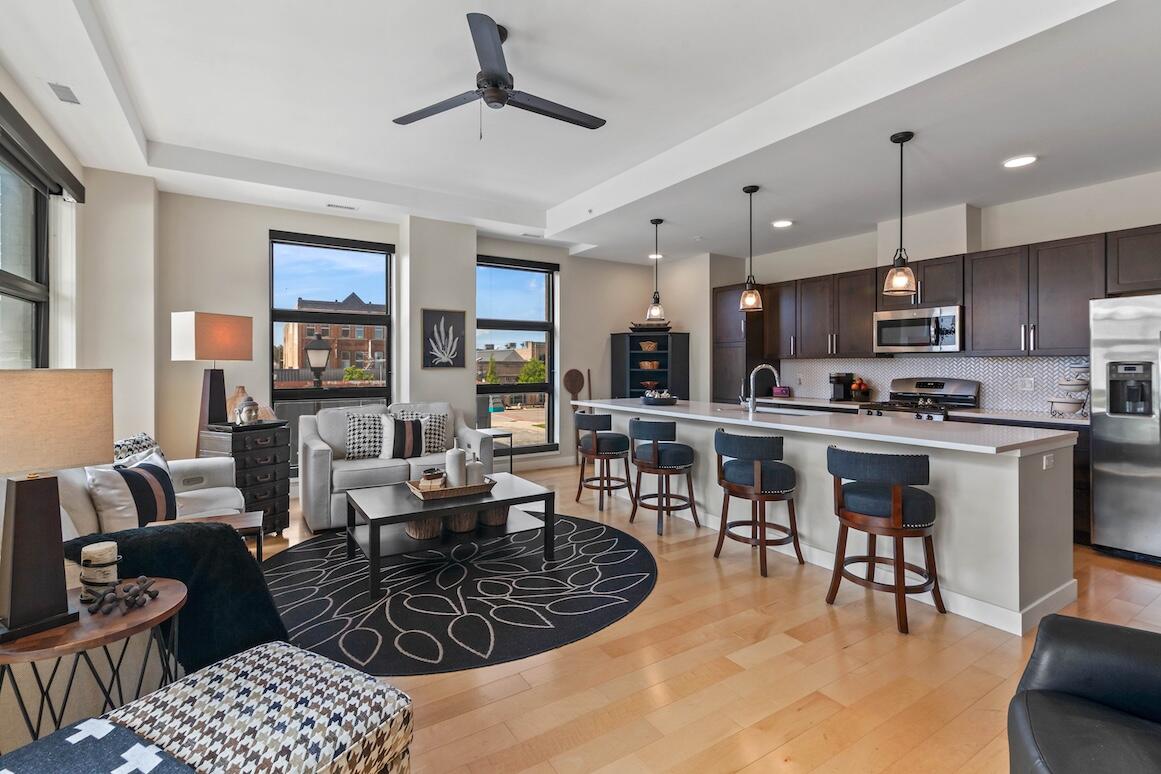 Oconomowoc, Wisconsin, 53066, United States, 1 Bedroom Bedrooms, ,2 BathroomsBathrooms,Residential,For Sale,1819550