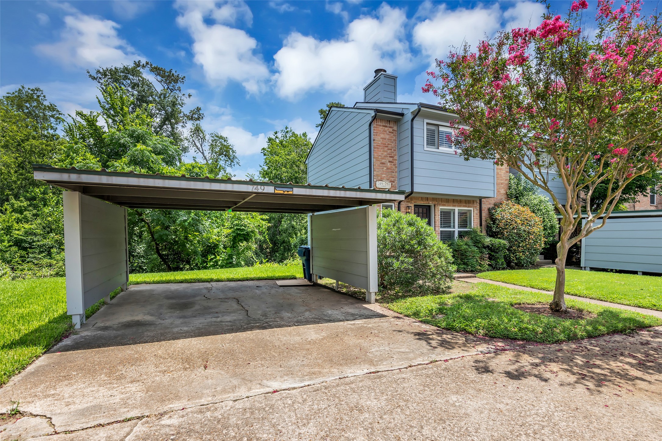  749 Worthshire Street #1 - 物件實景