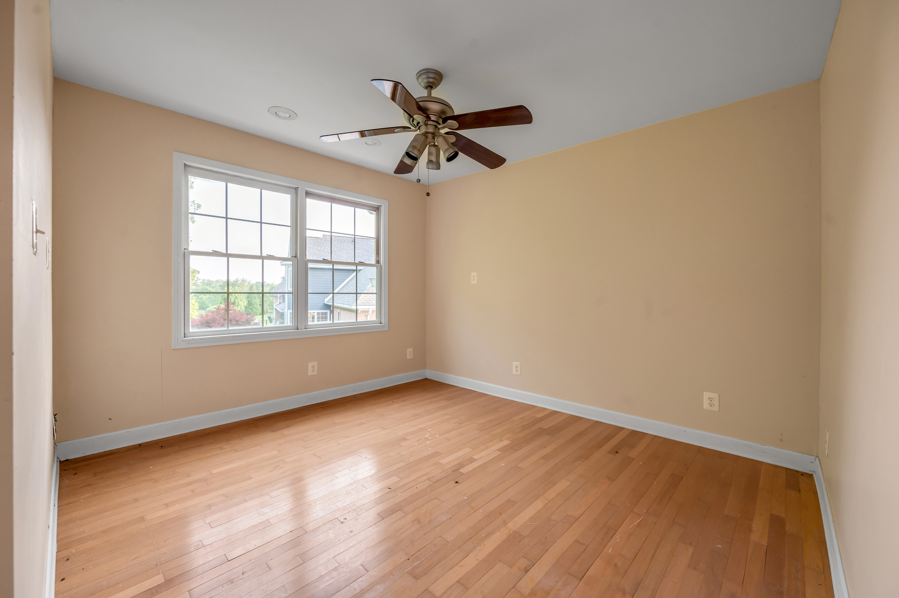  315 Whispering Brook Drive - 物件實景