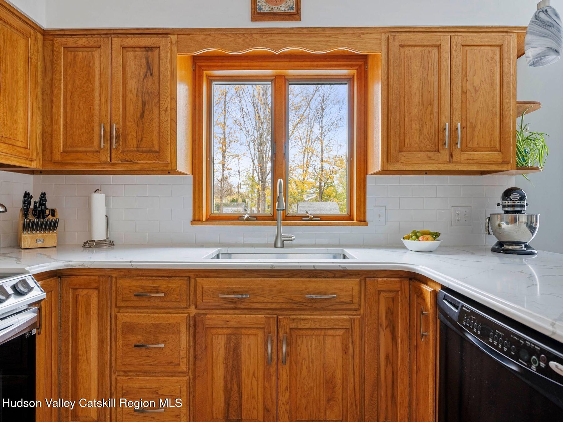 Lake Katrine, New York, 12449, United States, 4 Bedrooms Bedrooms, ,3 BathroomsBathrooms,Residential,For Sale,1987709