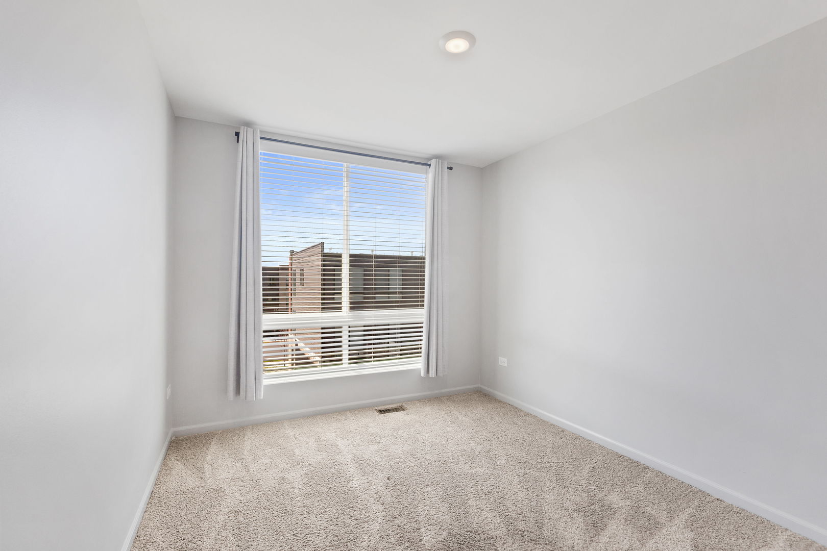 Schaumburg, Illinois, 60173, United States, 3 Bedrooms Bedrooms, ,3 BathroomsBathrooms,Residential,For Sale,1868457