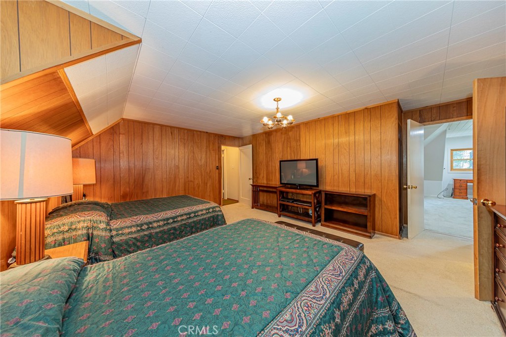 Fish Camp, California, 93623, United States, 5 Bedrooms Bedrooms, ,2 BathroomsBathrooms,Residential,For Sale,1881332