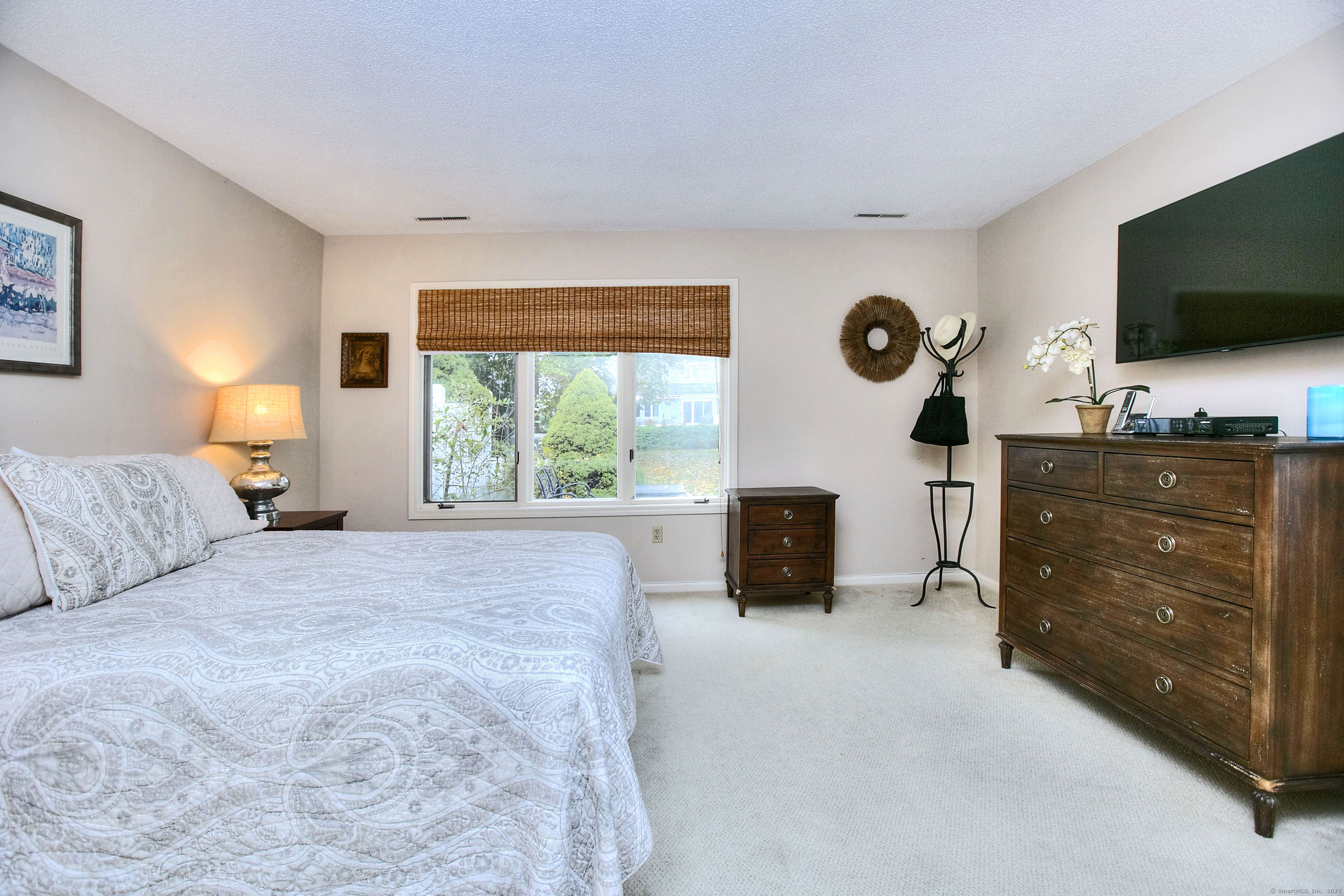 Westport, Connecticut, 06880, United States, 2 Bedrooms Bedrooms, ,3 BathroomsBathrooms,Residential,For Sale,1988257