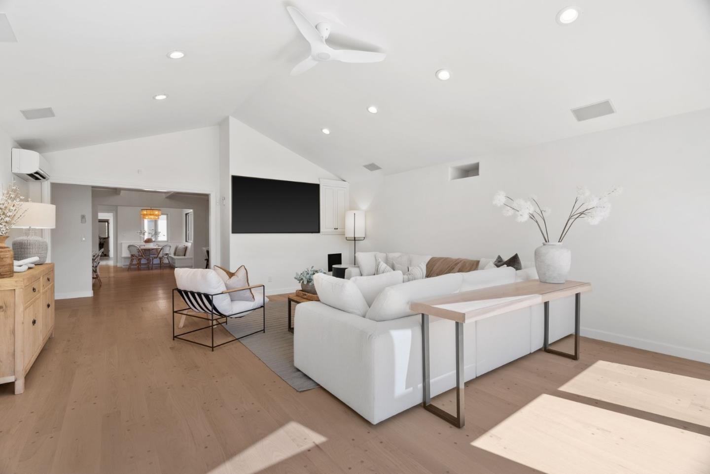 Los Gatos, California, 95032, United States, 4 Bedrooms Bedrooms, ,4 BathroomsBathrooms,Residential,For Sale,1918329