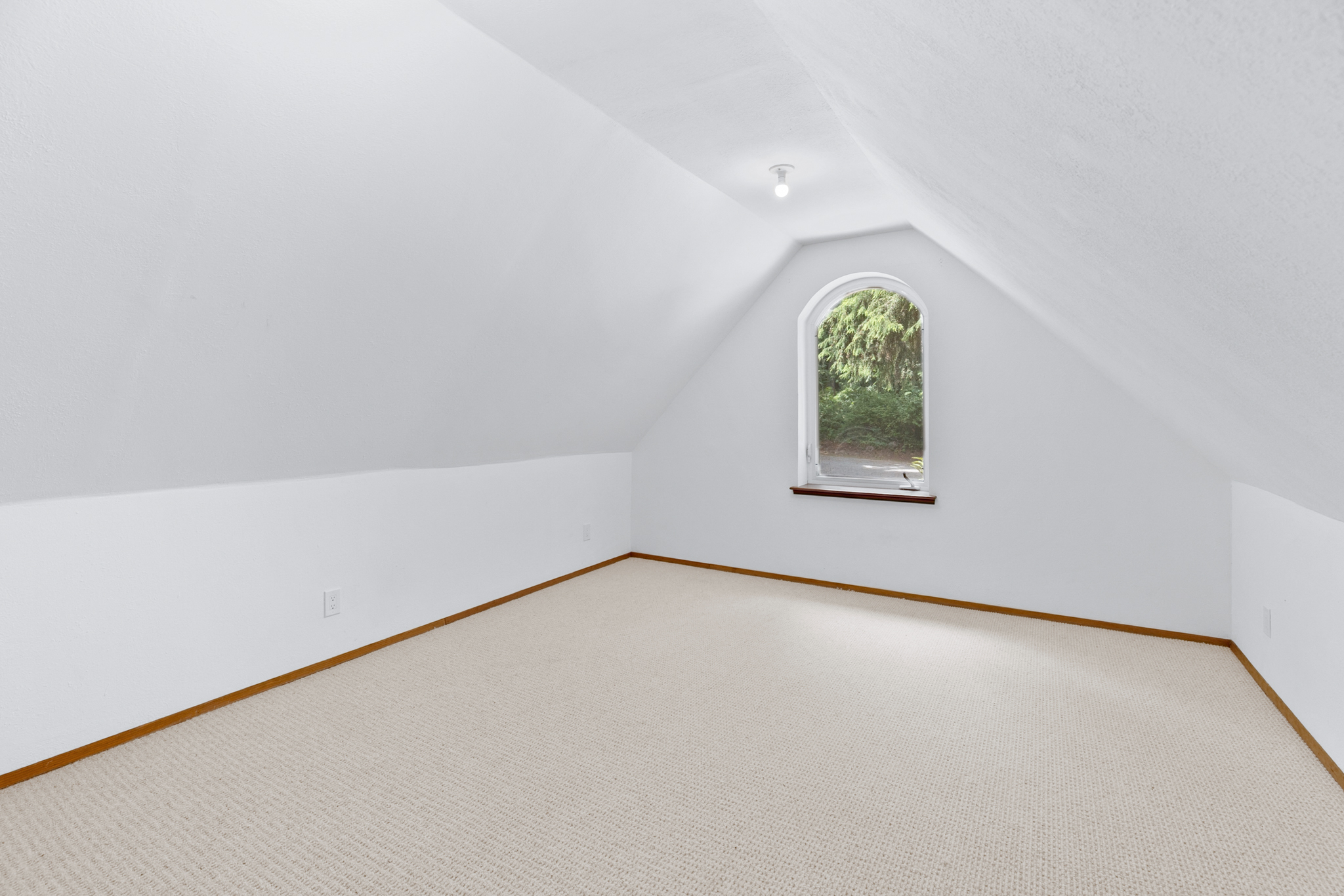  10095 NE Knight Rd, Bainbridge Island, WA 98110 - 物件實景