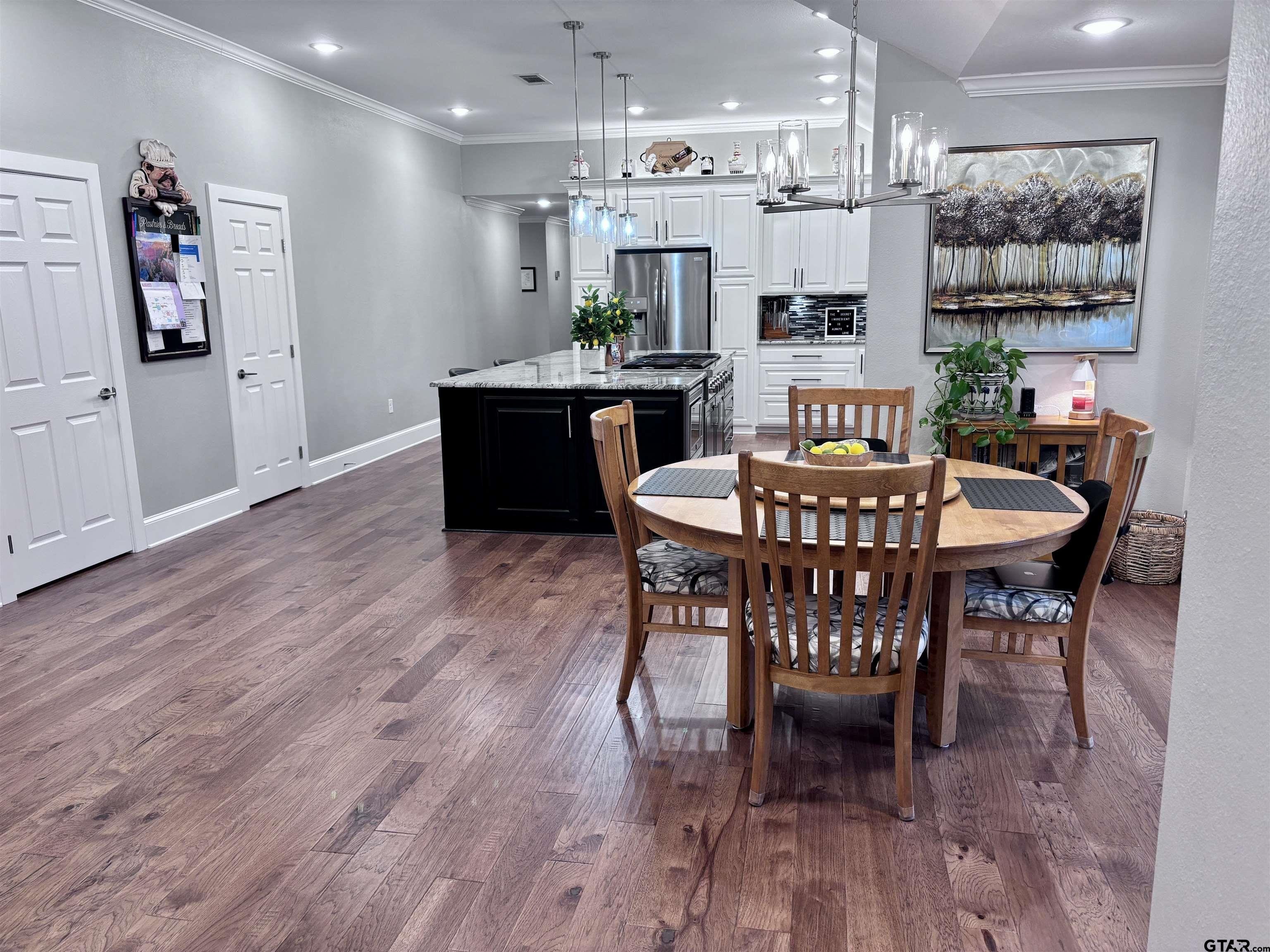 Pittsburg, Texas, 75686, United States, 4 Bedrooms Bedrooms, ,5 BathroomsBathrooms,Residential,For Sale,1942722