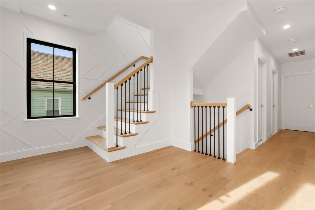 Somerville, Massachusetts, 02144, United States, 4 Bedrooms Bedrooms, ,5 BathroomsBathrooms,Residential,For Sale,1991480