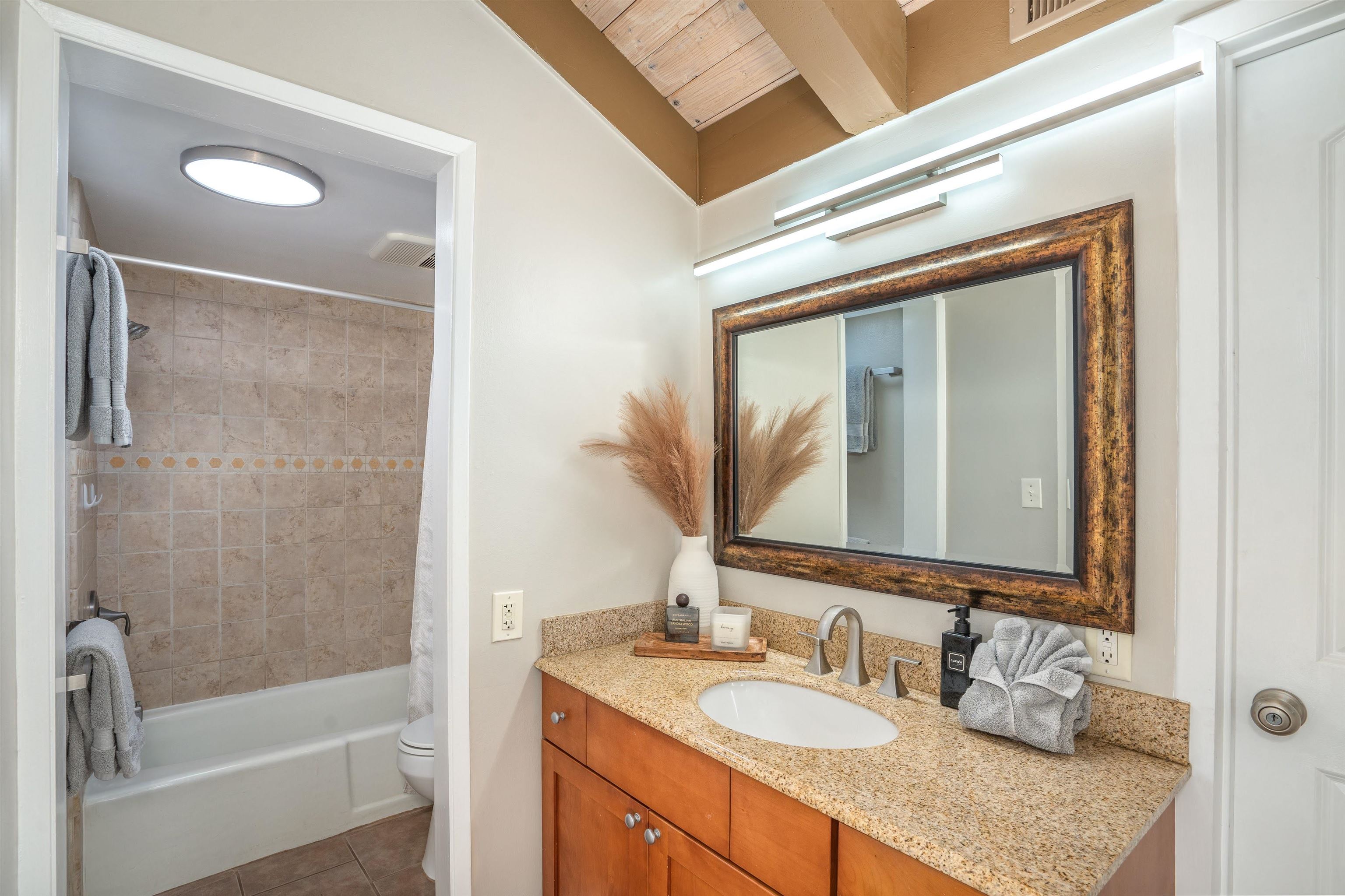Kihei, Hawaii, 96753, United States, 2 Bedrooms Bedrooms, ,2 BathroomsBathrooms,Residential,For Sale,1867165