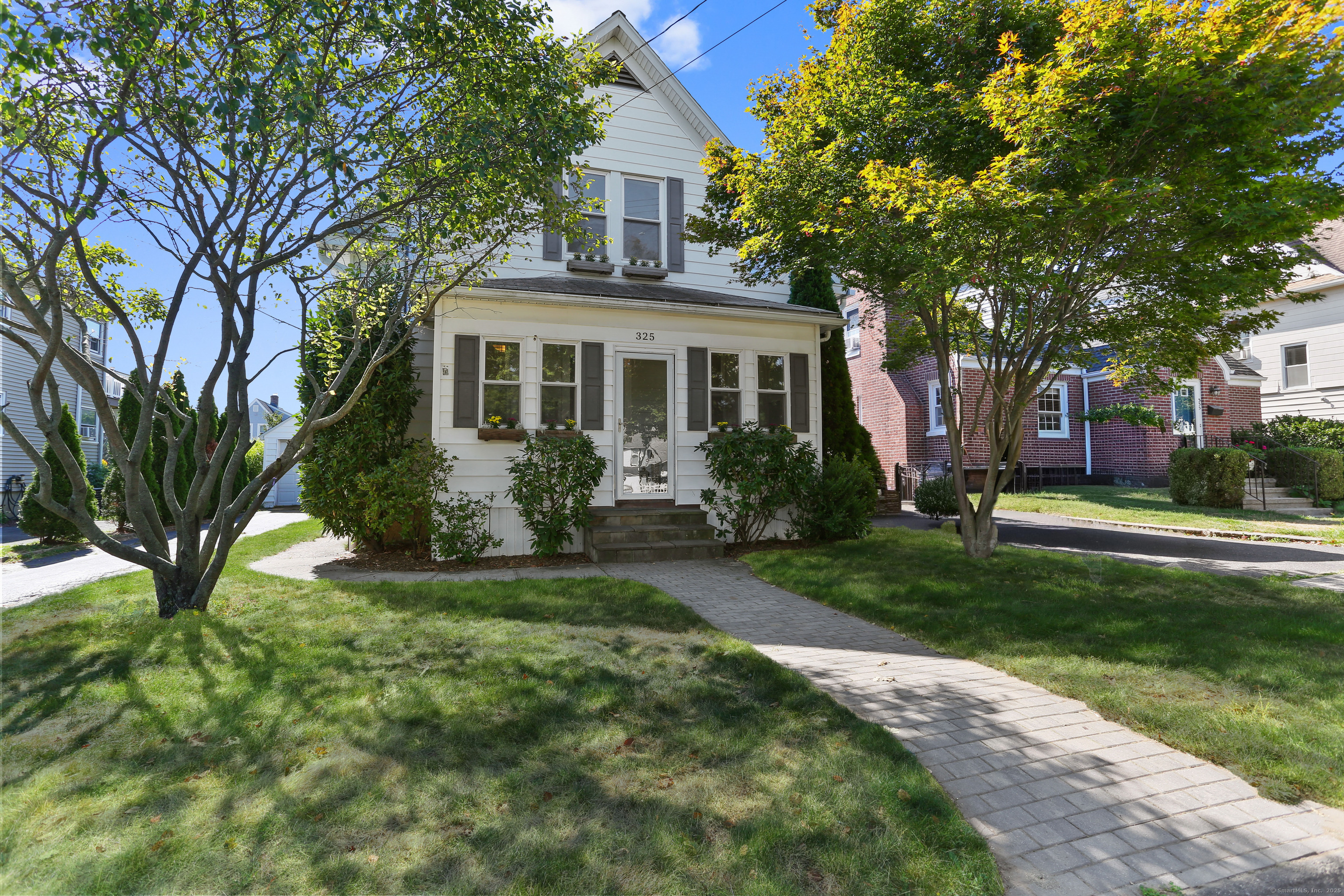 Fairfield, Connecticut, 06825, United States, 4 Bedrooms Bedrooms, ,2 BathroomsBathrooms,Residential,For Sale,1940961