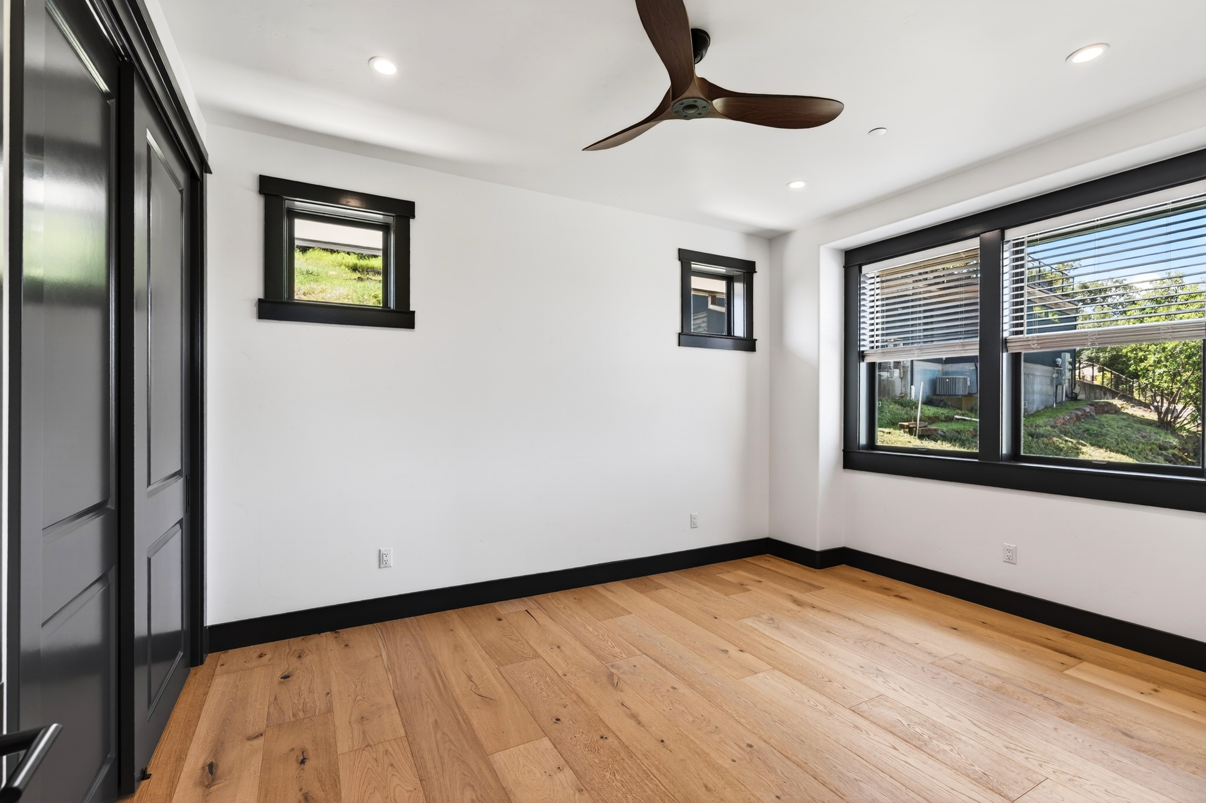  Stunning New Build - 物件實景