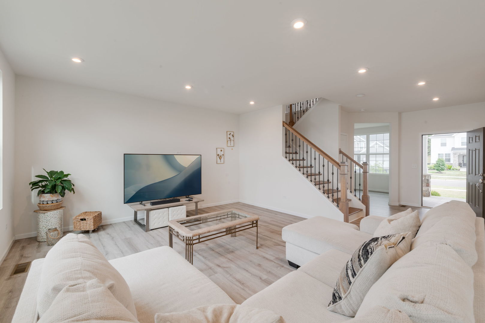 Algonquin, Illinois, 60102, United States, 3 Bedrooms Bedrooms, ,3 BathroomsBathrooms,Residential,For Sale,1962567